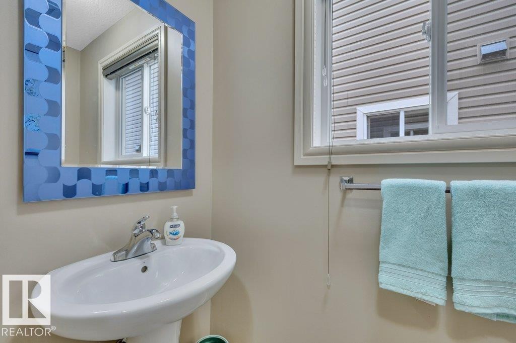 Main floor, 2-pc. bath - 10 15151 43 Street, Edmonton, AB - Indoor Photo Showing Bathroom