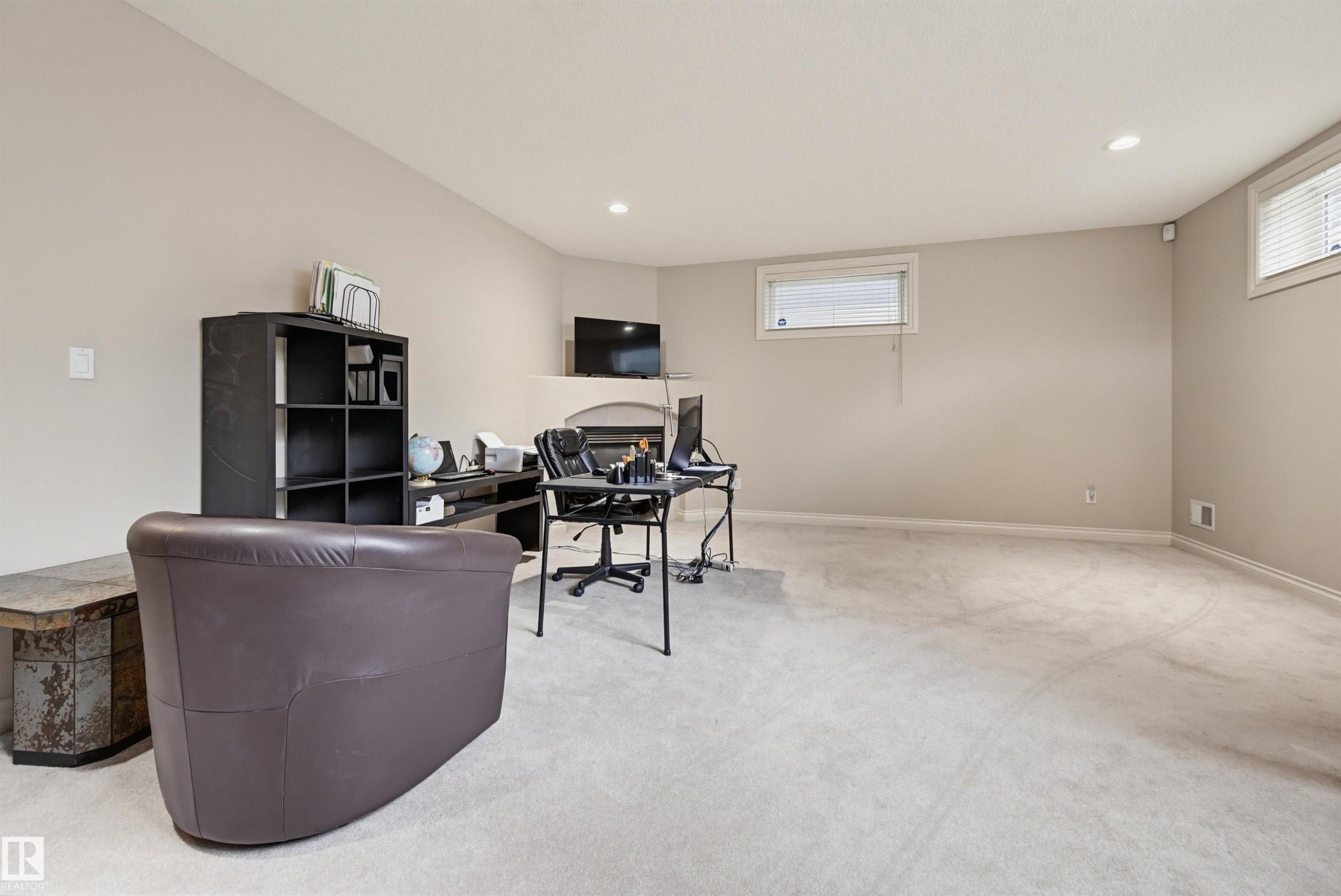 28 Prestige Point(E), Edmonton, AB