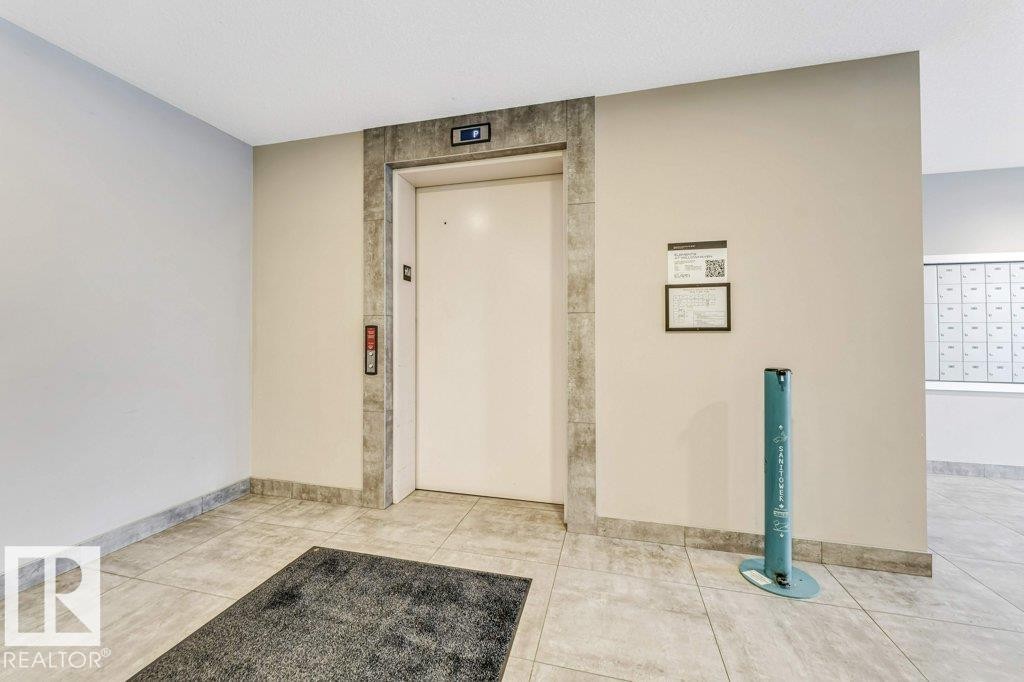 116 5404 7 Avenue, Edmonton, AB - Indoor Photo Showing Other Room