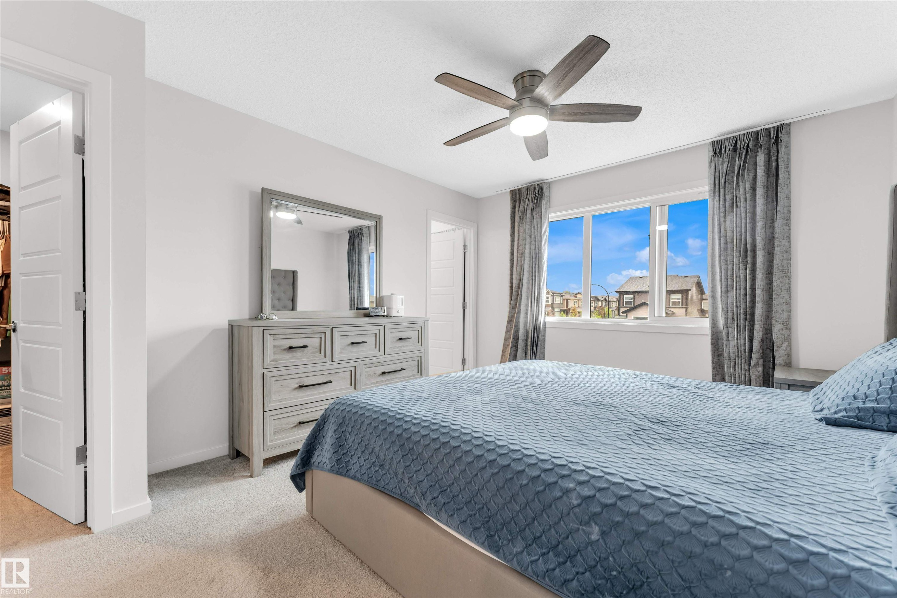 3607 6 Avenue, Edmonton, AB - Indoor Photo Showing Bedroom