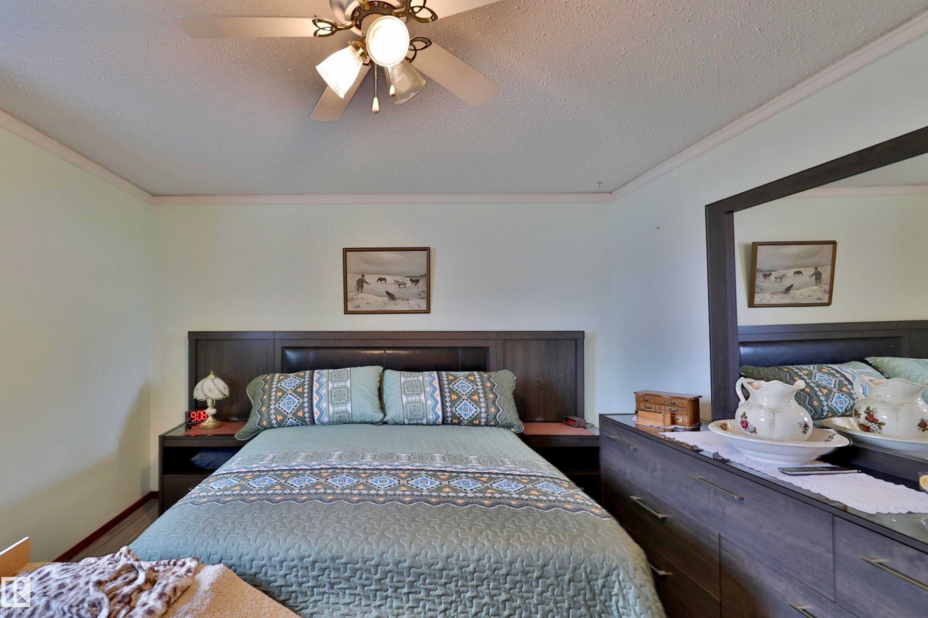 144 Cameron Crescent, Wetaskiwin, AB - Indoor Photo Showing Bedroom