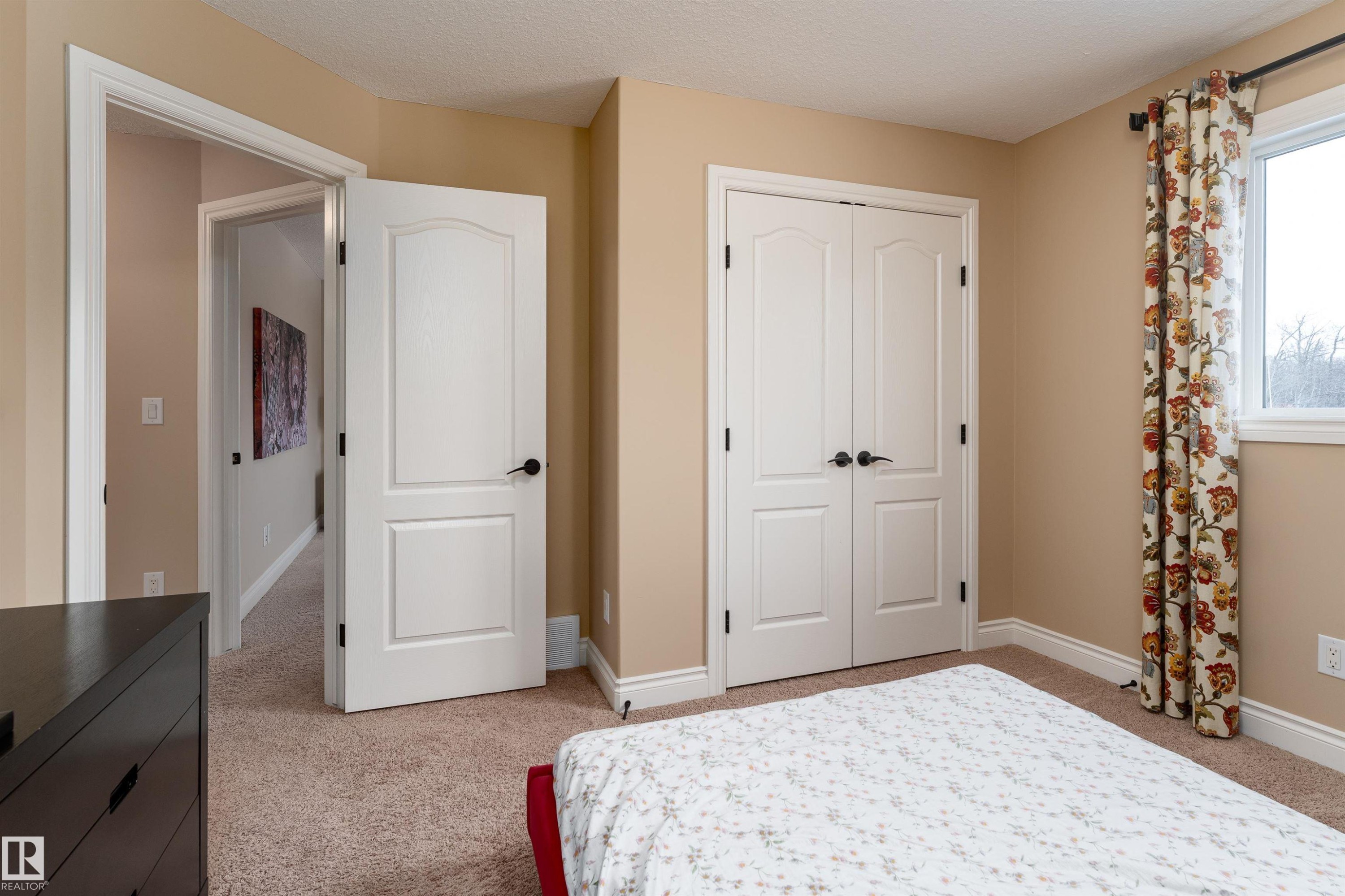 729 37A Avenue, Edmonton, AB - Indoor