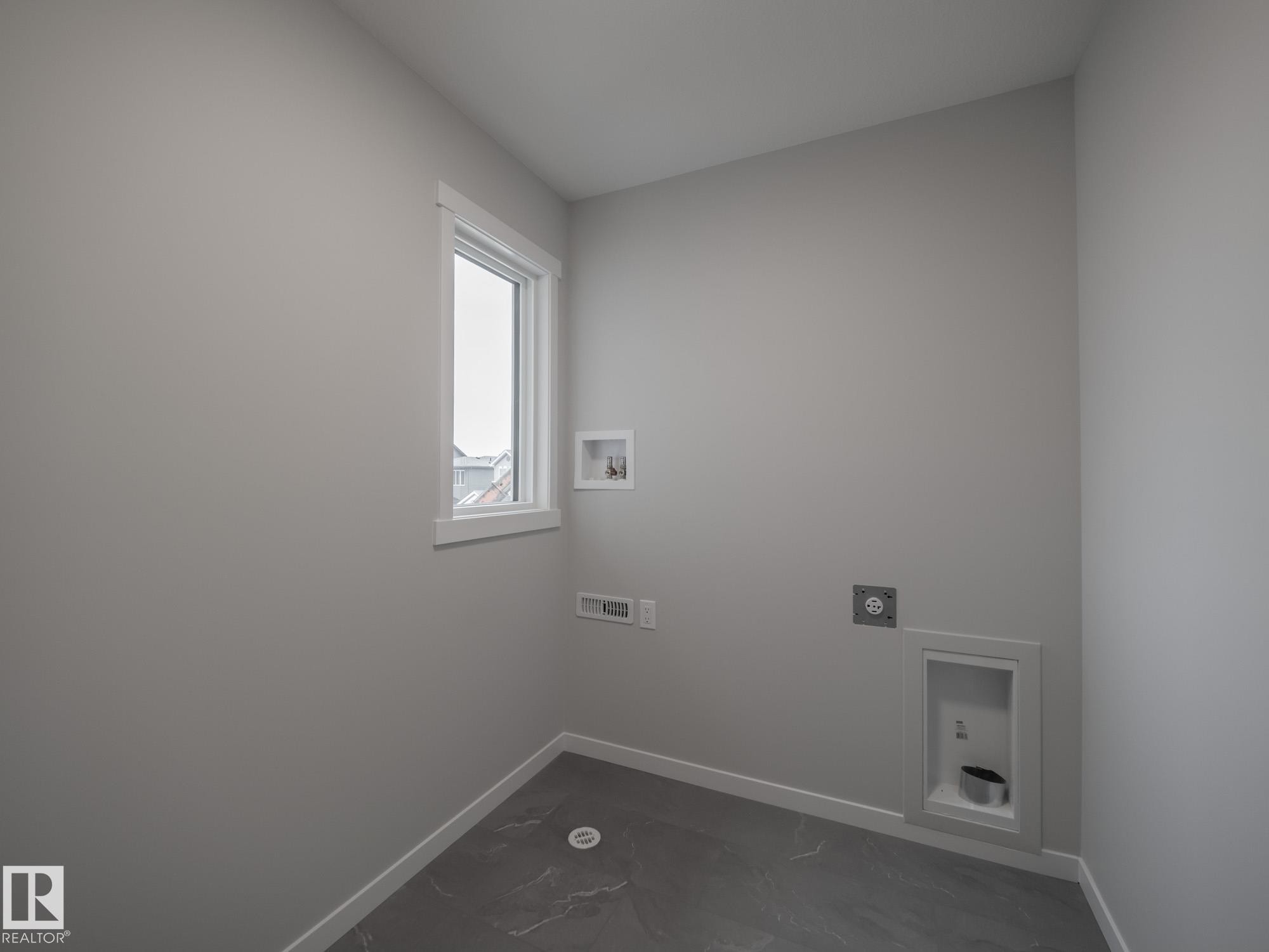 19430 22A Avenue, Edmonton, AB - Indoor Photo Showing Other Room