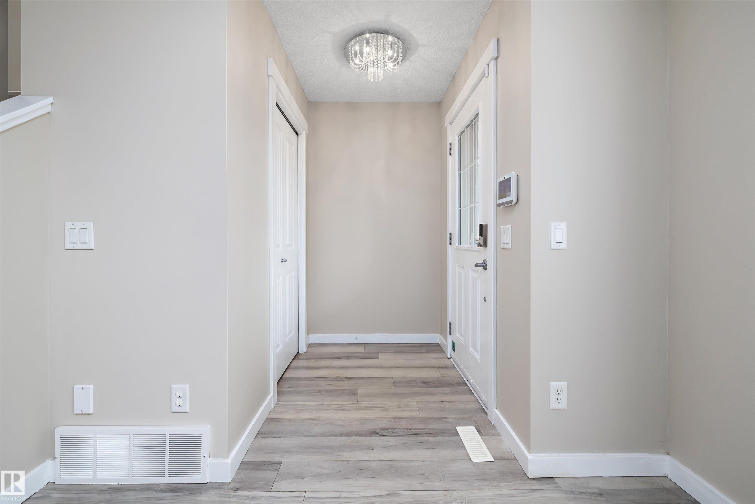 2914 18A Avenue, Edmonton, AB - Indoor Photo Showing Other Room