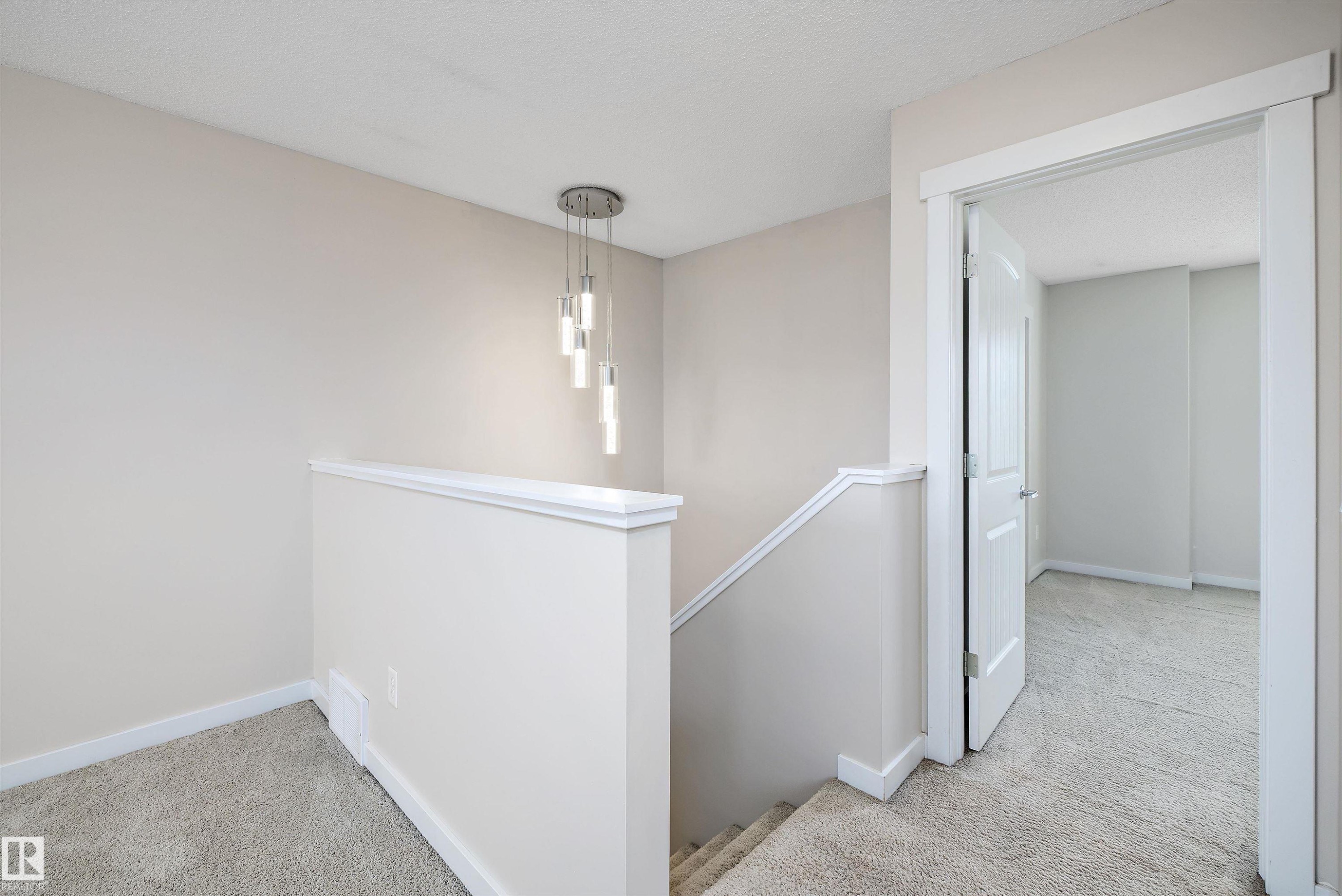 2914 18A Avenue, Edmonton, AB - Indoor Photo Showing Other Room