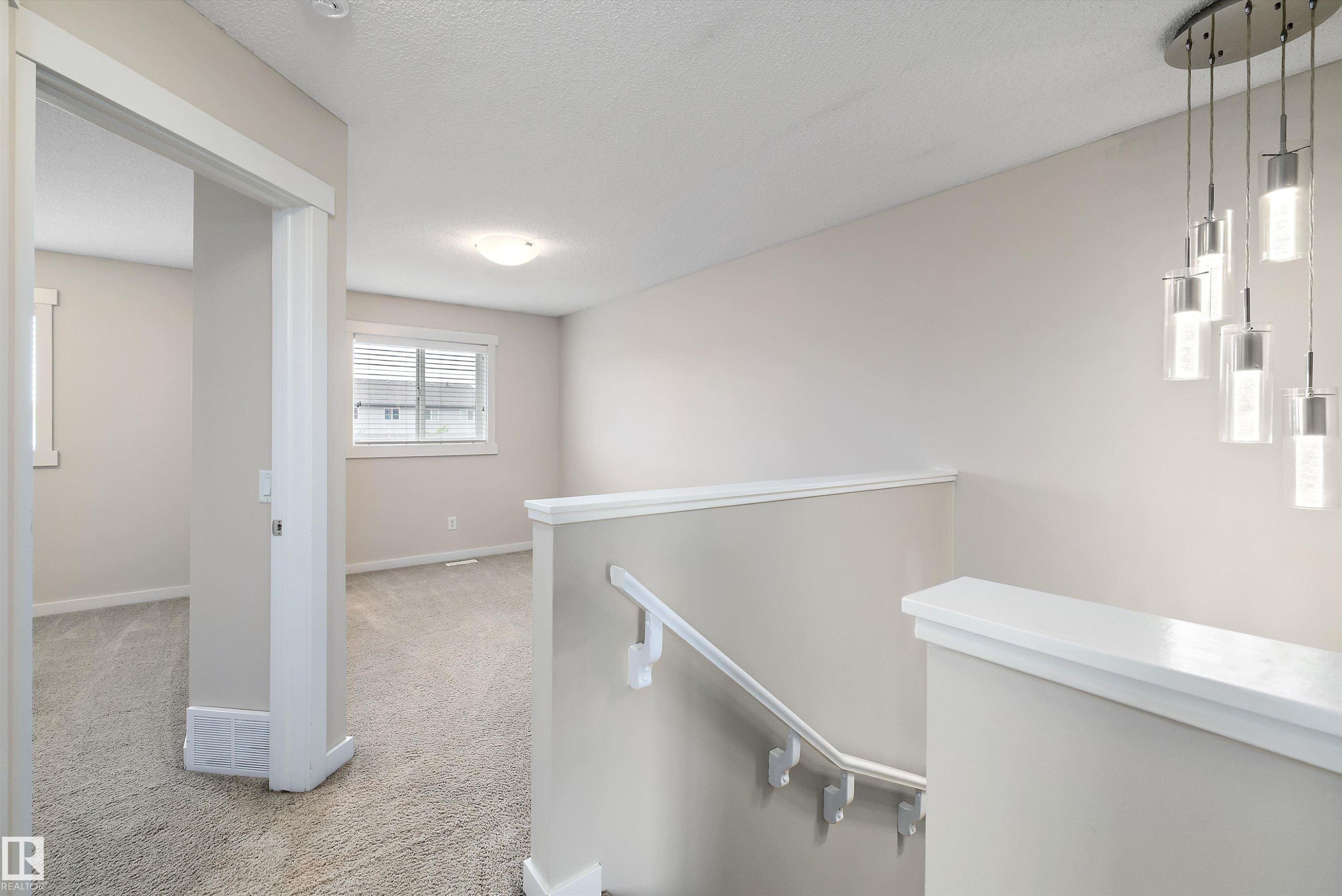 2914 18A Avenue, Edmonton, AB - Indoor Photo Showing Other Room