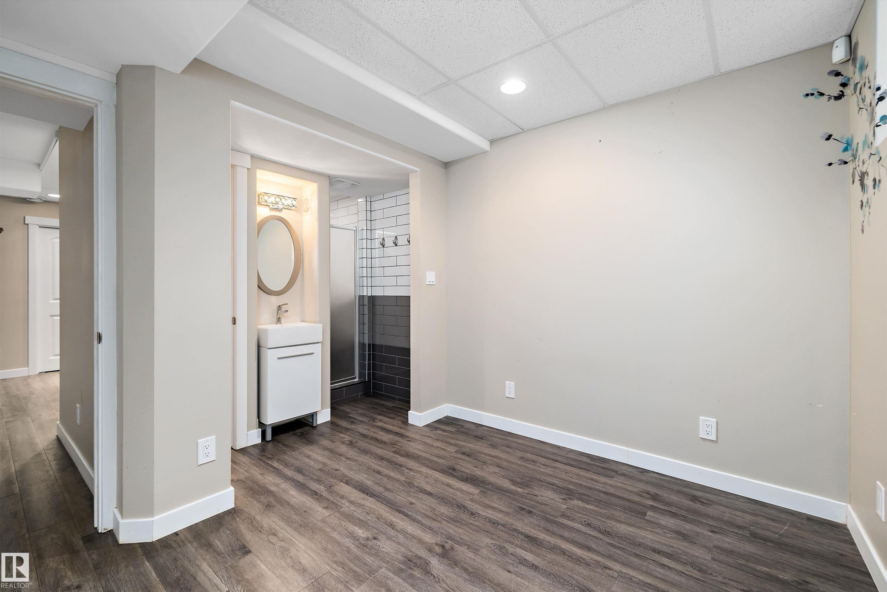 2914 18A Avenue, Edmonton, AB - Indoor Photo Showing Other Room