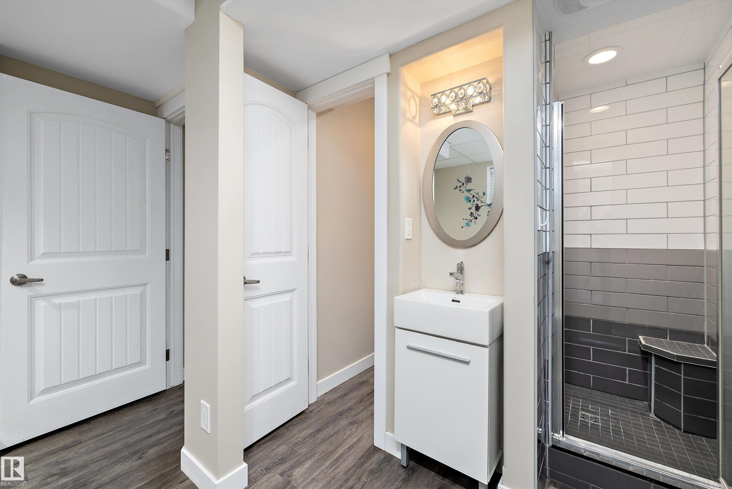 2914 18A Avenue, Edmonton, AB - Indoor