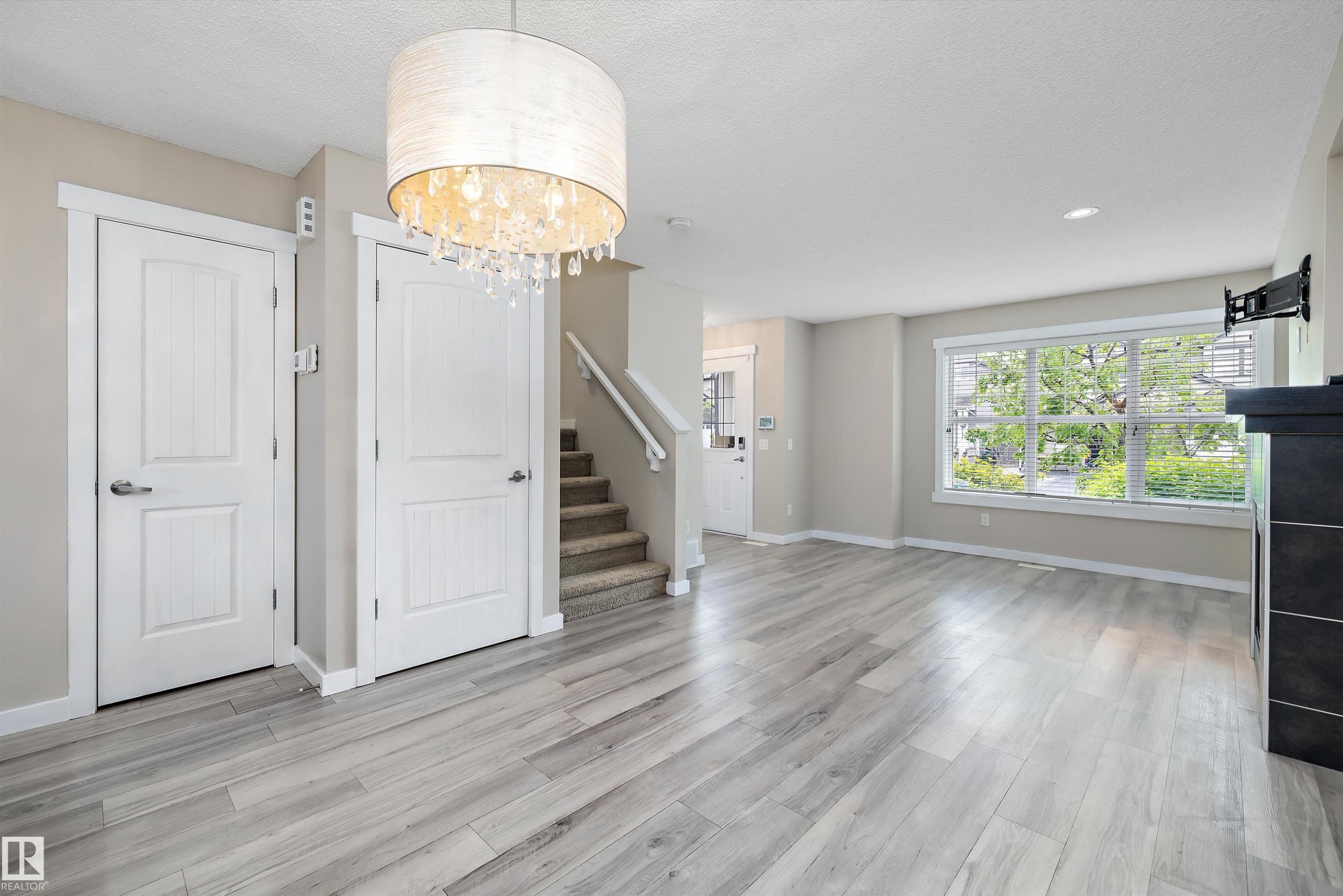 2914 18A Avenue, Edmonton, AB - Indoor Photo Showing Other Room