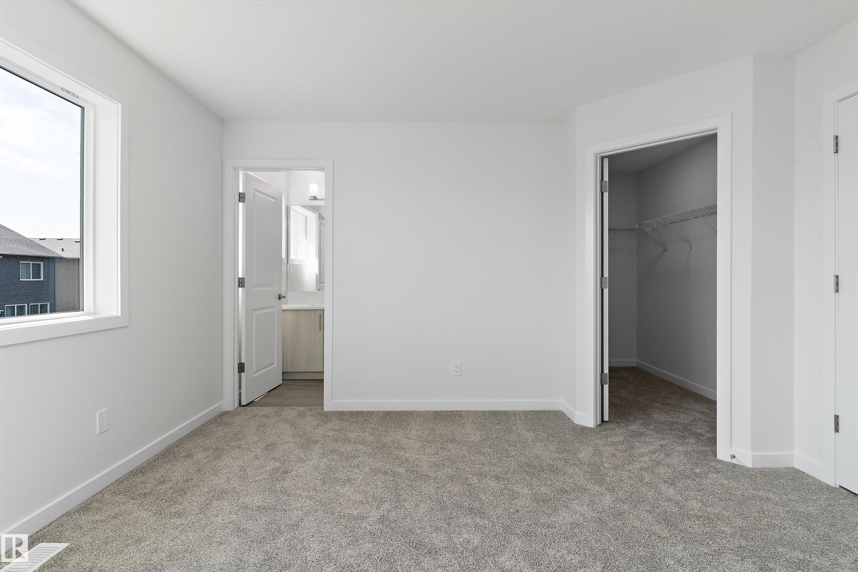 5633 Hawthorn Way Sw, Edmonton, AB - Indoor Photo Showing Other Room