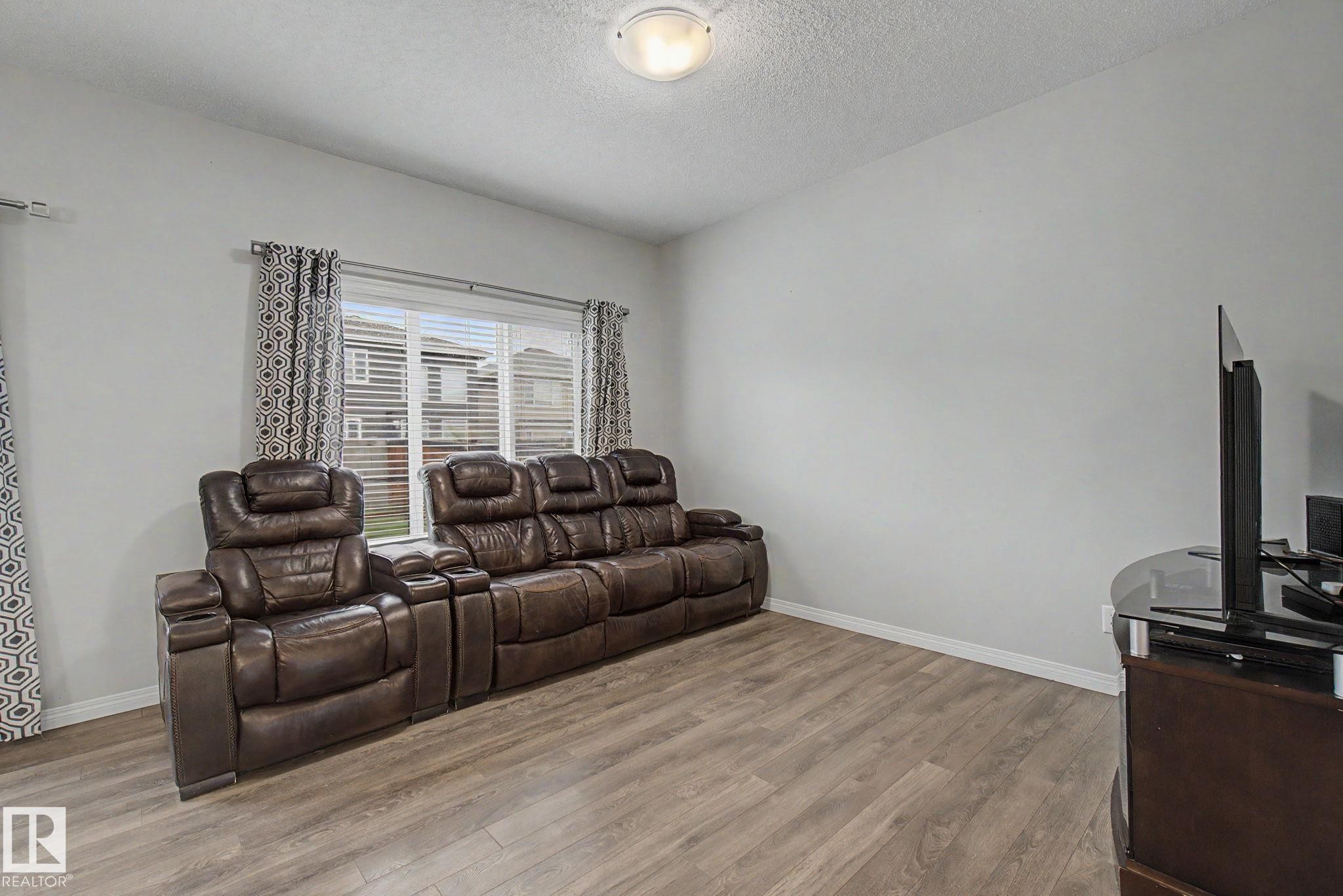 416 Crystallina Nera Drive, Edmonton, AB