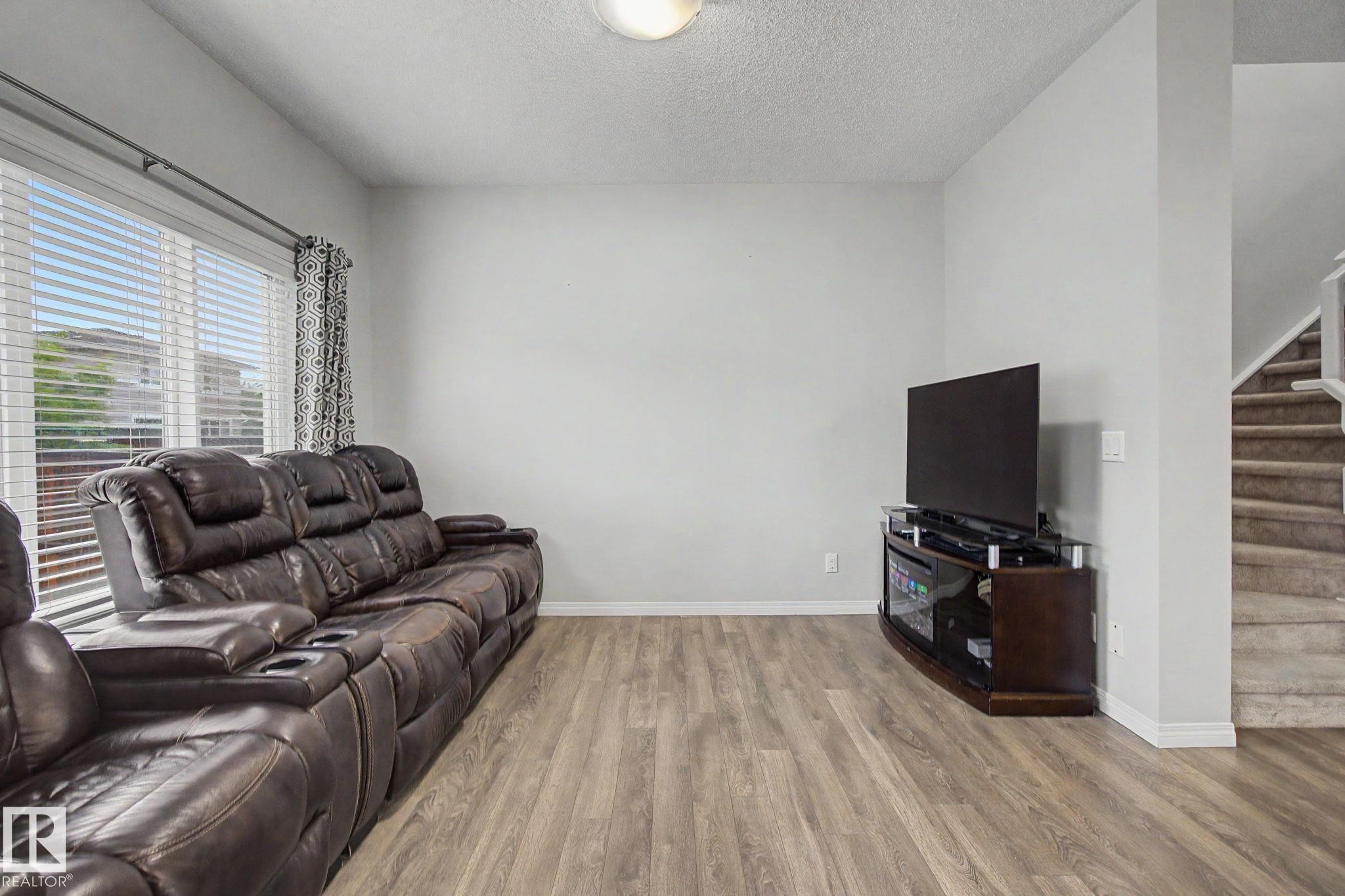 416 Crystallina Nera Drive, Edmonton, AB