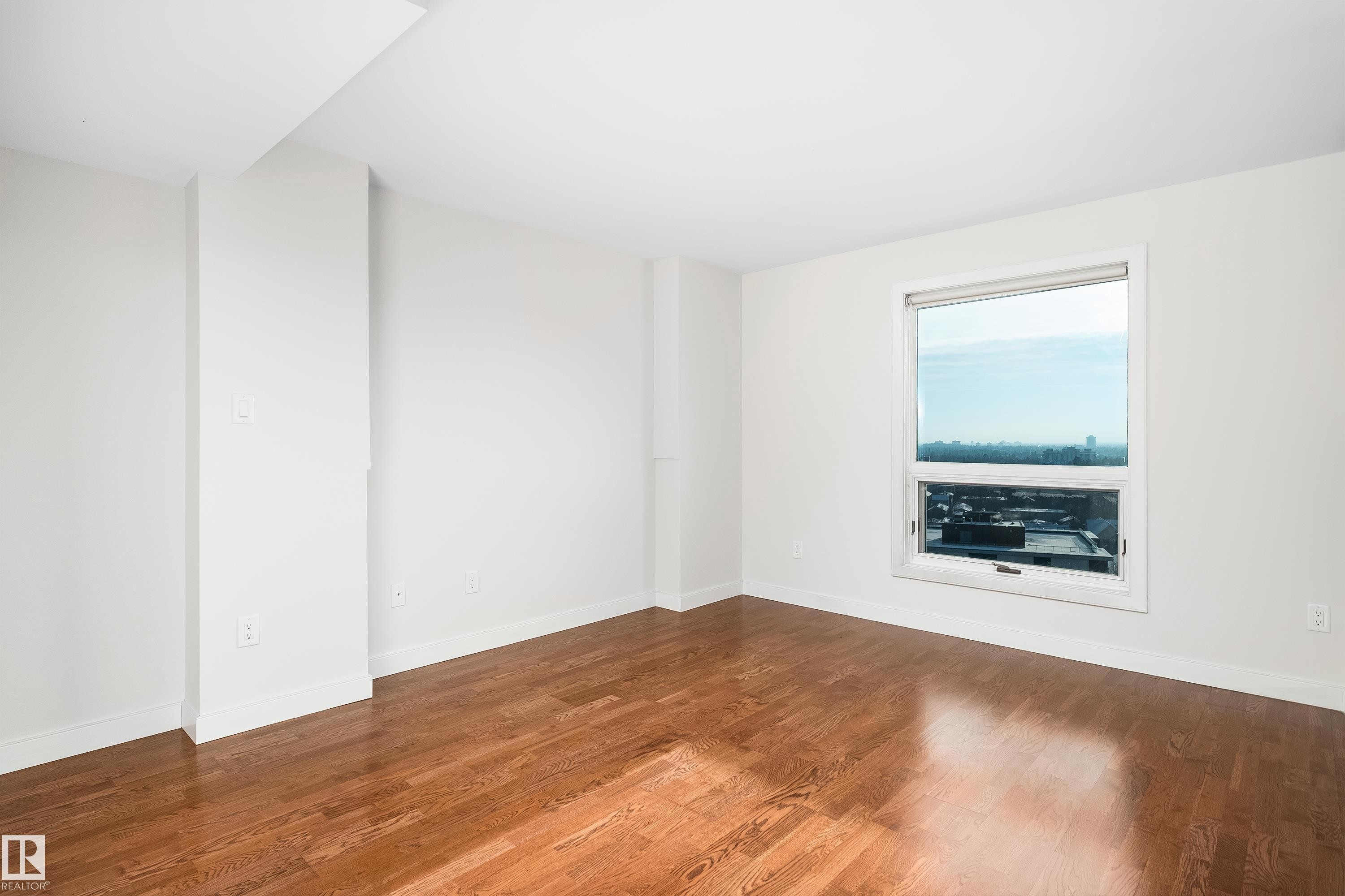 #1402 10731 Saskatchewan Dr Nw, Edmonton, AB - Indoor Photo Showing Other Room