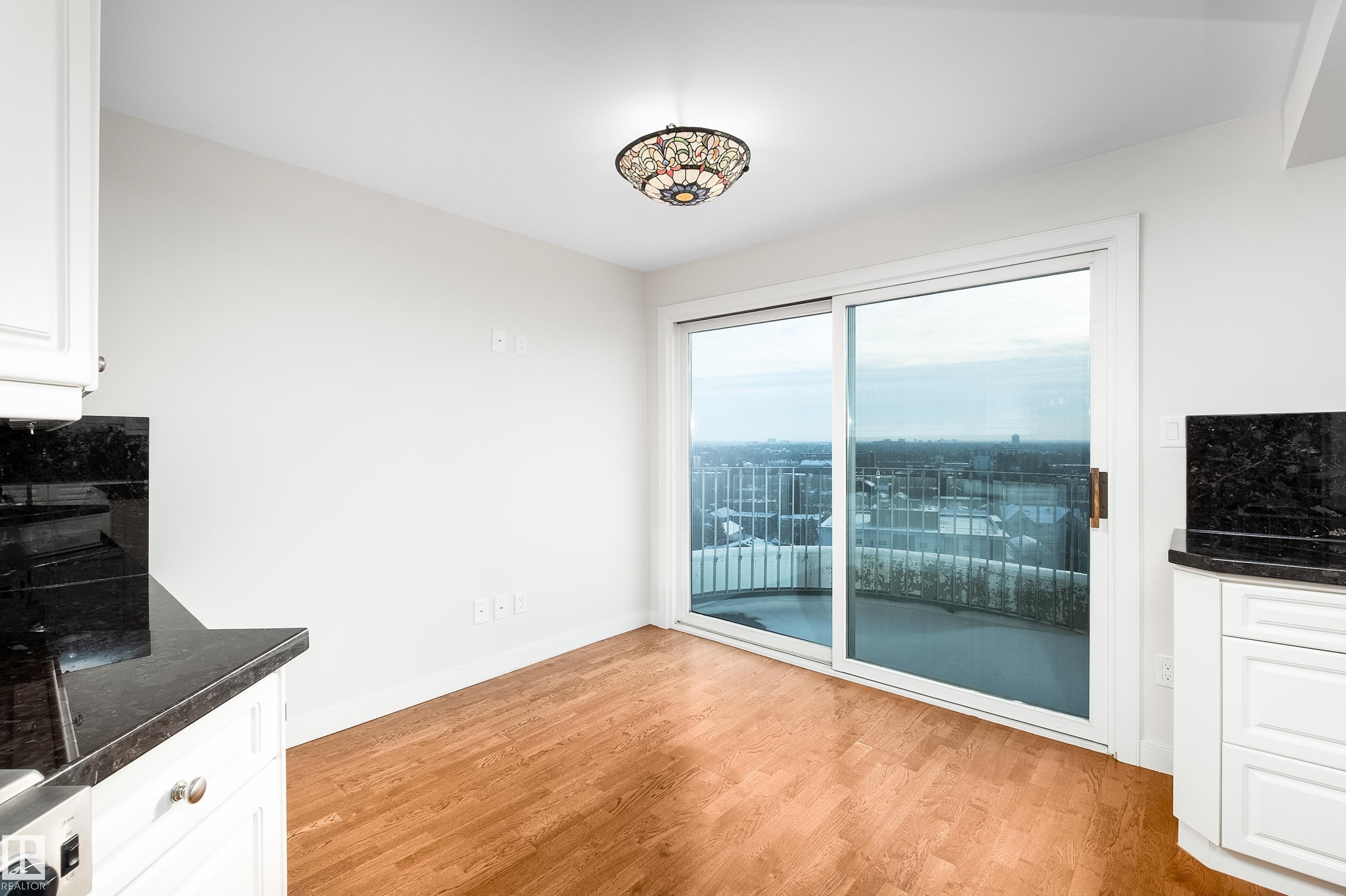 #1402 10731 Saskatchewan Dr Nw, Edmonton, AB - Indoor Photo Showing Other Room