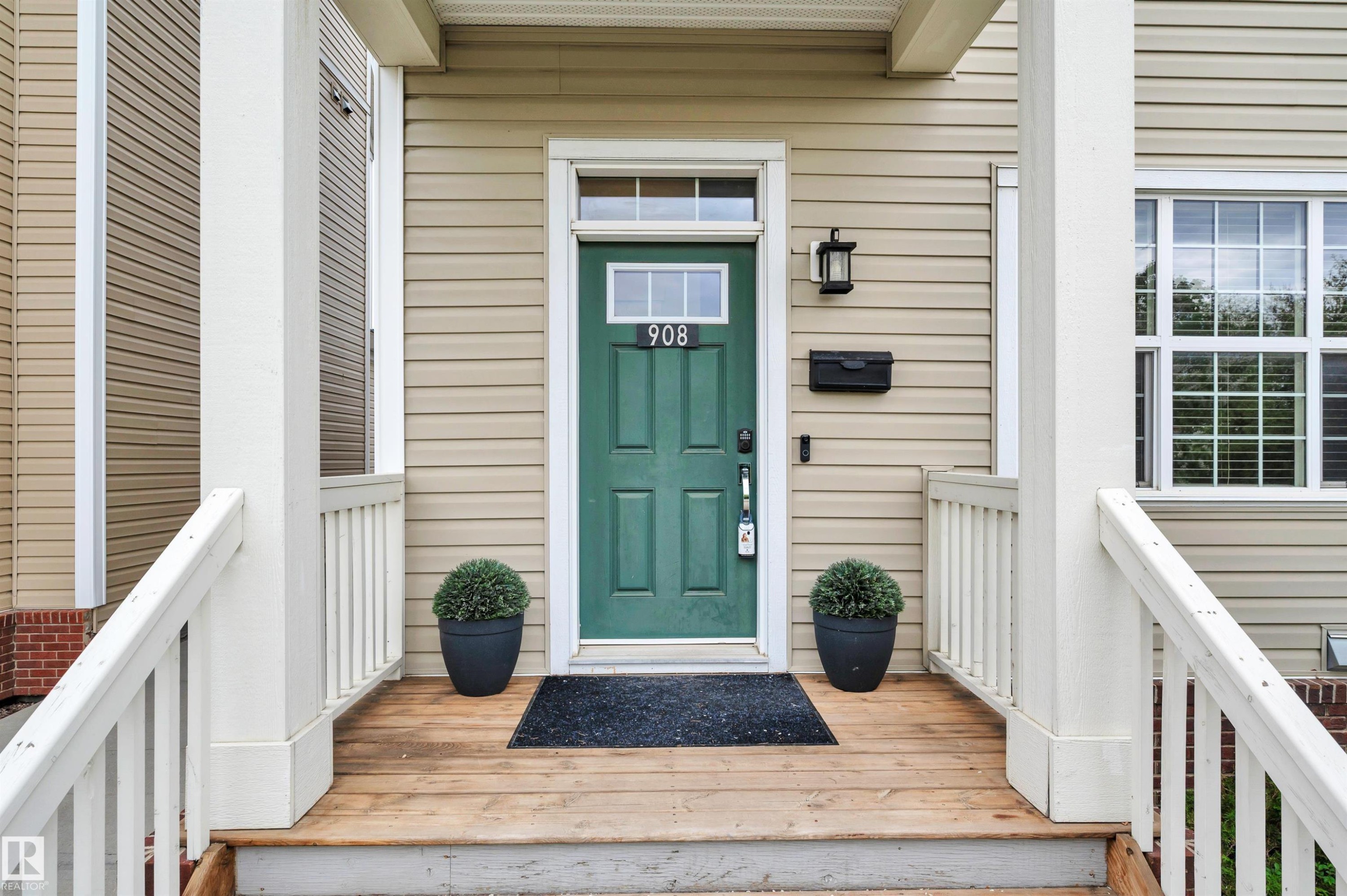 908 Valour Way, Edmonton, AB - Outdoor With Exterior
