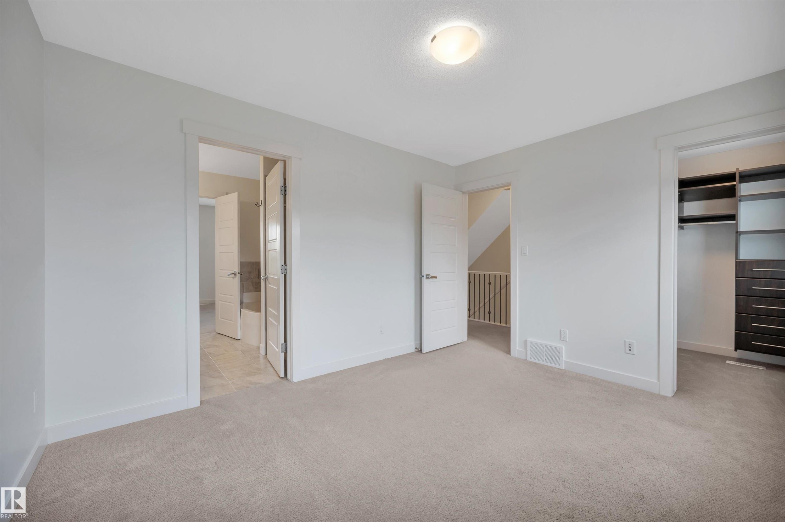 908 Valour Way, Edmonton, AB - Indoor Photo Showing Other Room