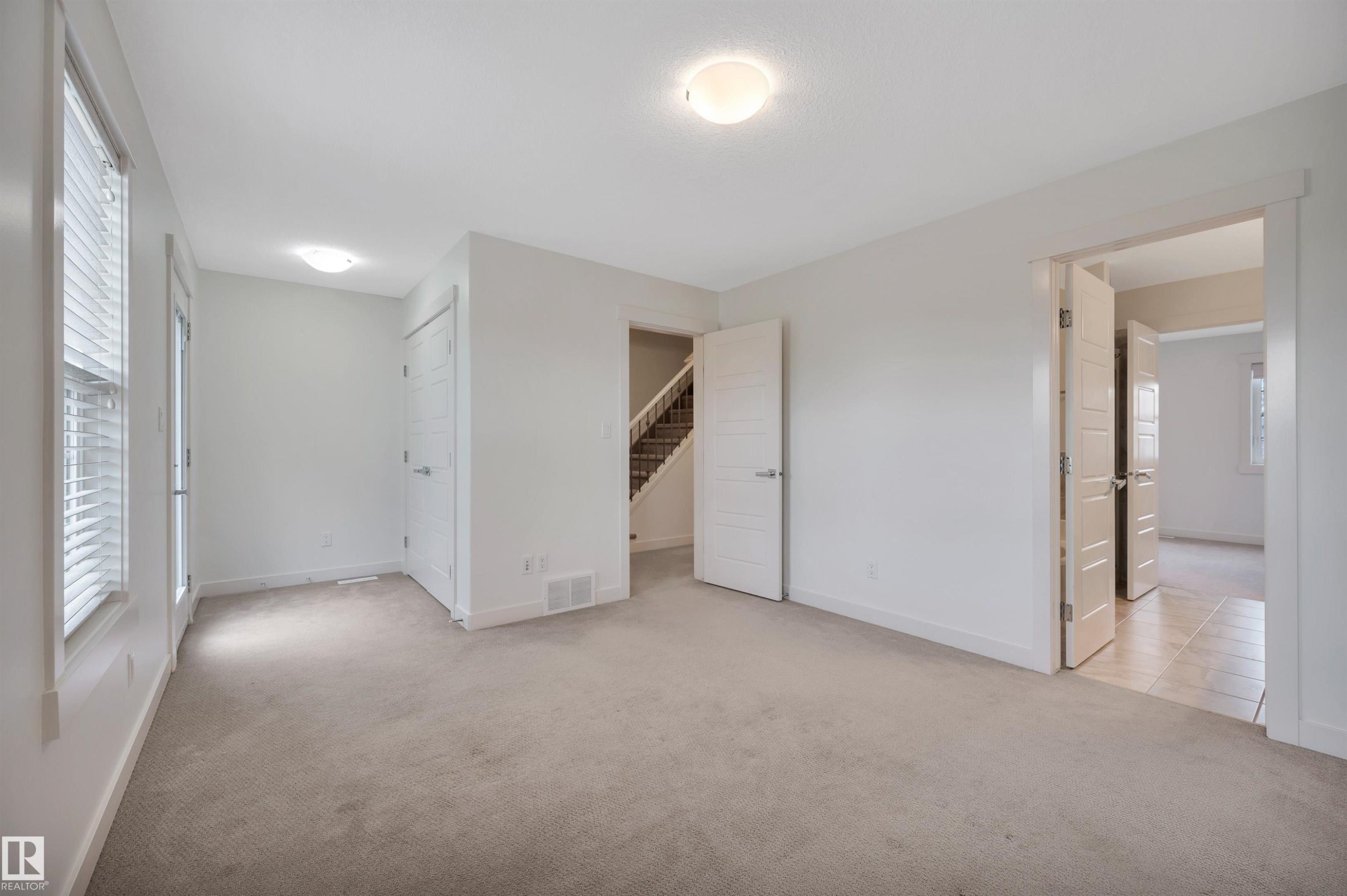 908 Valour Way, Edmonton, AB - Indoor Photo Showing Other Room