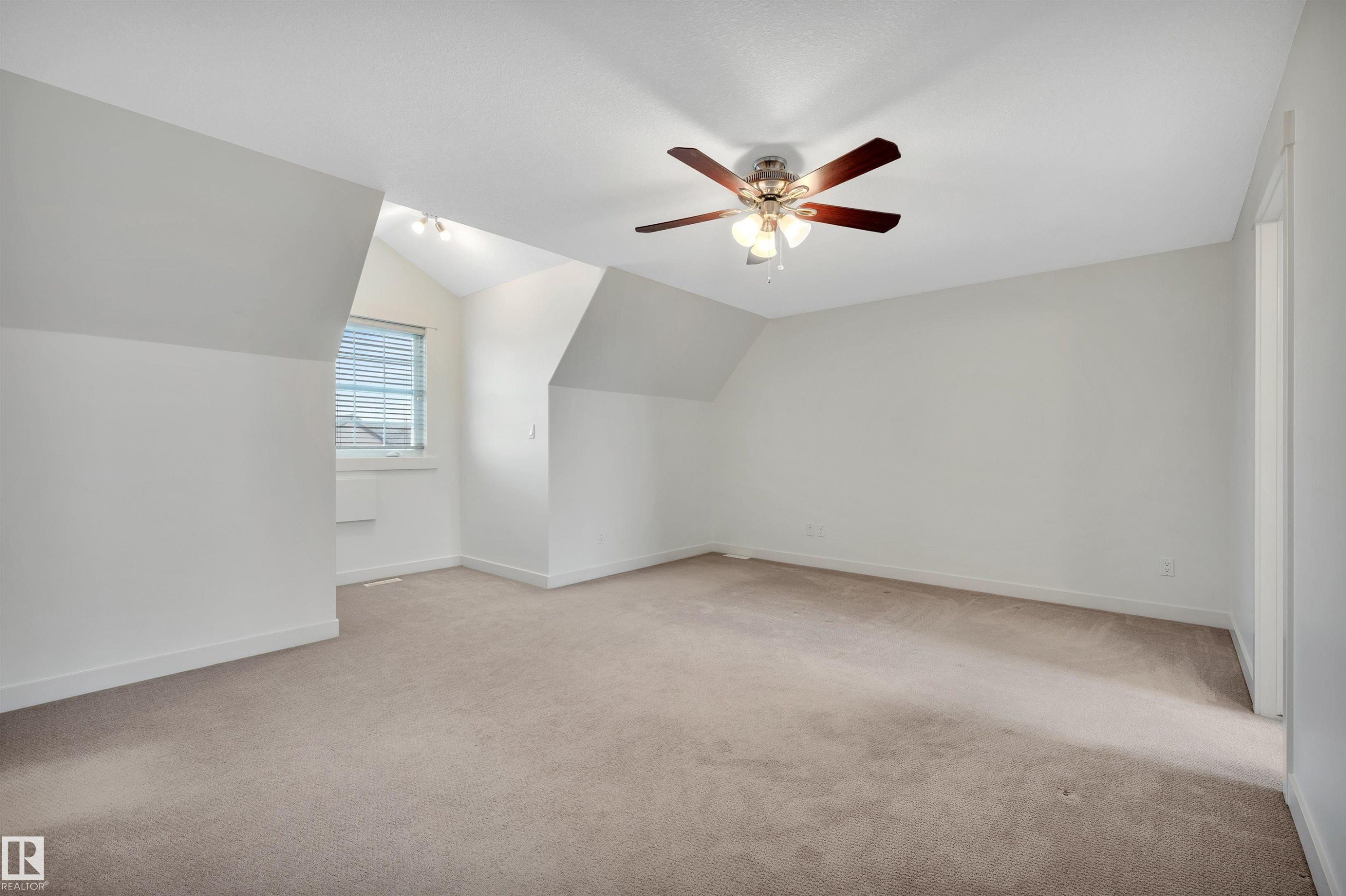 908 Valour Way, Edmonton, AB - Indoor Photo Showing Other Room