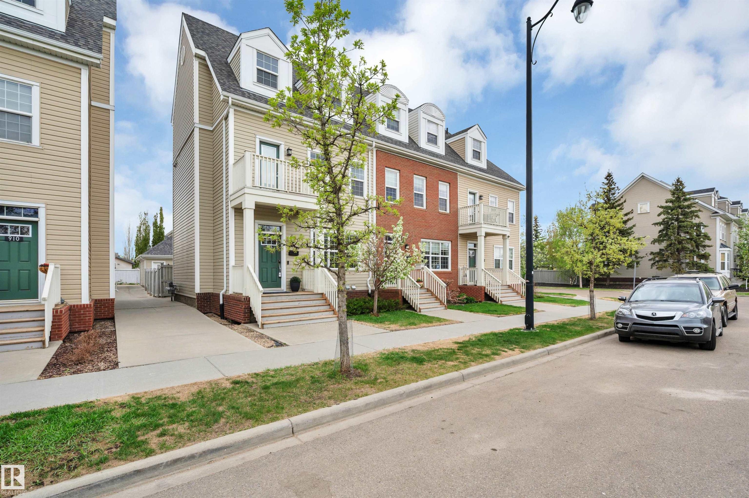 908 Valour Way, Edmonton, AB - Outdoor With Balcony With Facade