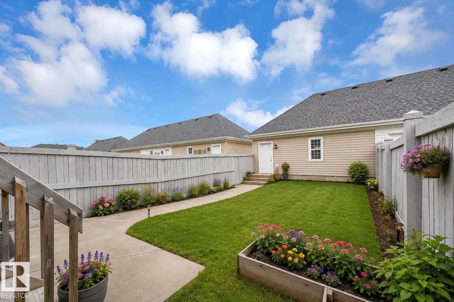 908 Valour Way, Edmonton, AB - Outdoor