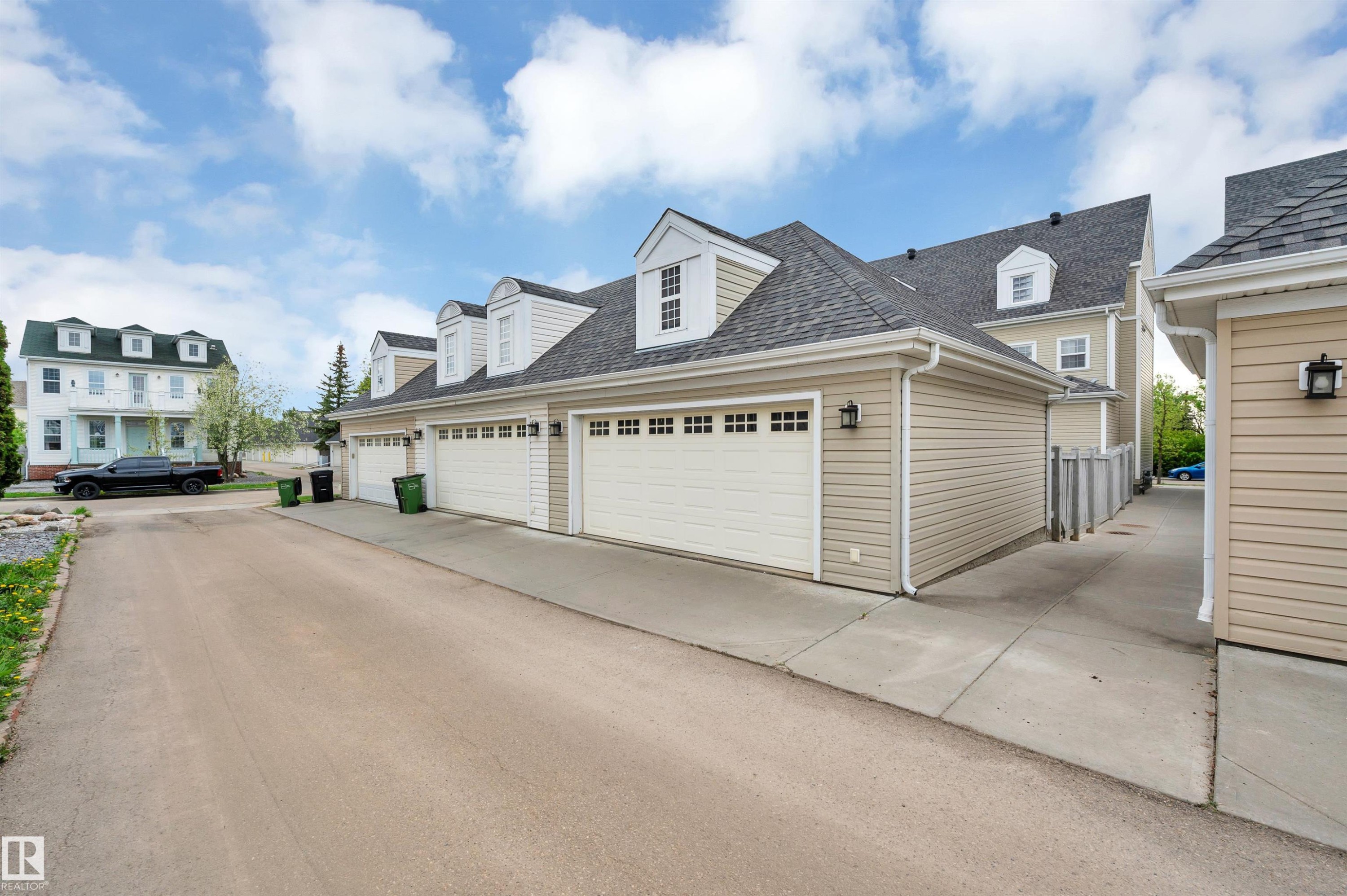 908 Valour Way, Edmonton, AB - Outdoor