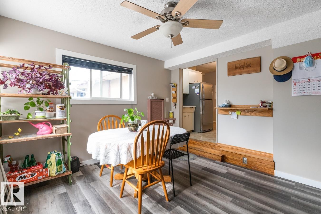 6303 89 Avenue Nw, Edmonton, AB - Indoor Photo Showing Dining Room