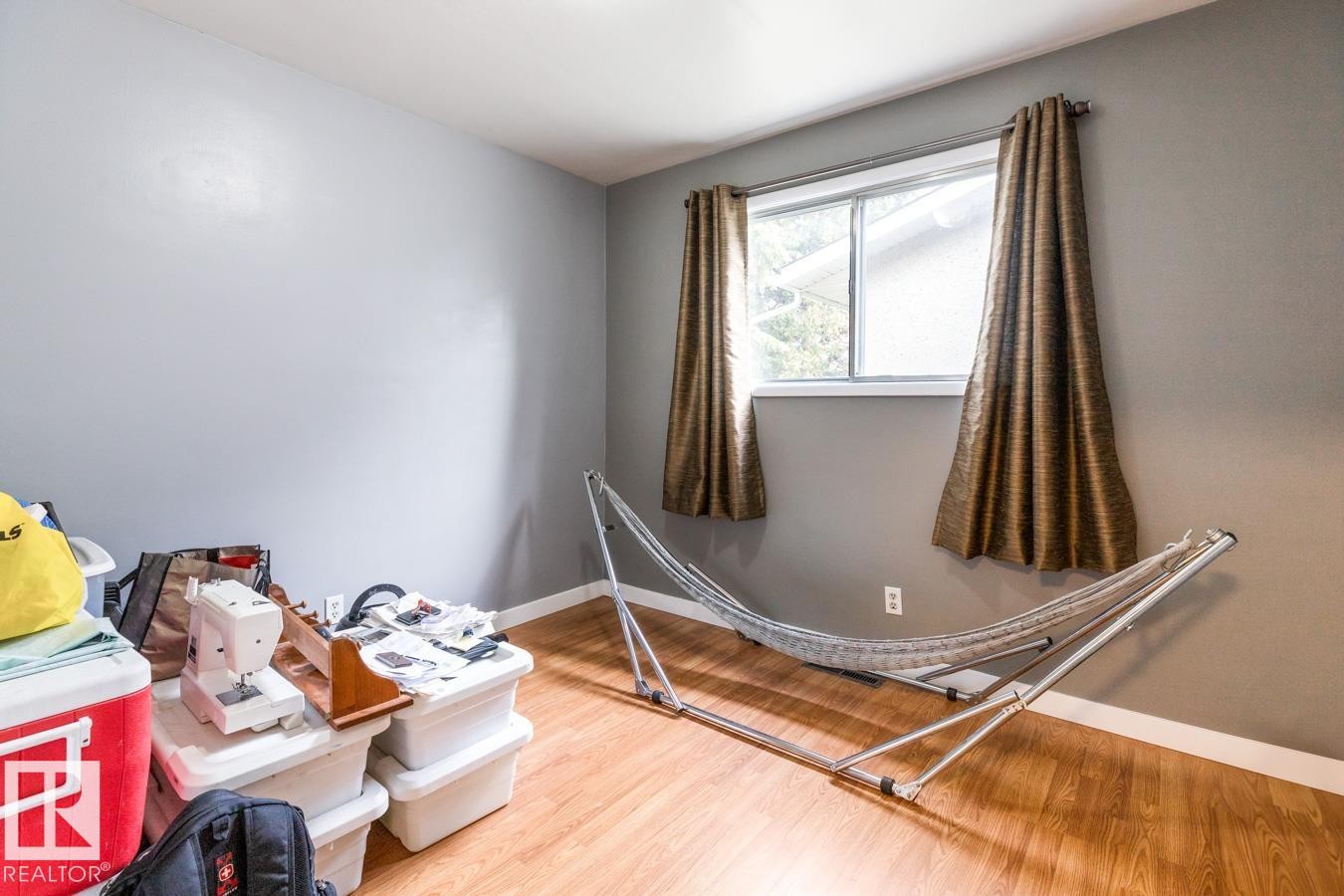 6303 89 Avenue Nw, Edmonton, AB - Indoor