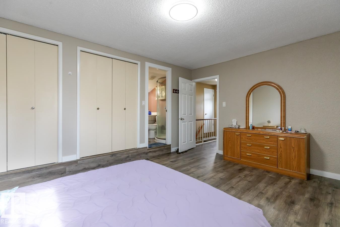 6303 89 Avenue Nw, Edmonton, AB - Indoor Photo Showing Bedroom
