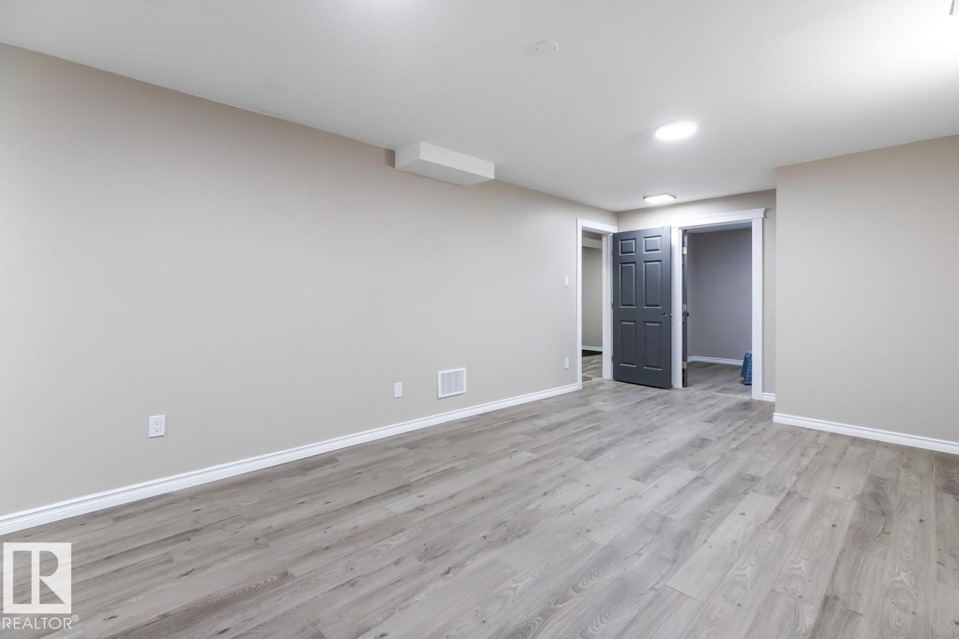 6303 89 Avenue Nw, Edmonton, AB - Indoor Photo Showing Other Room