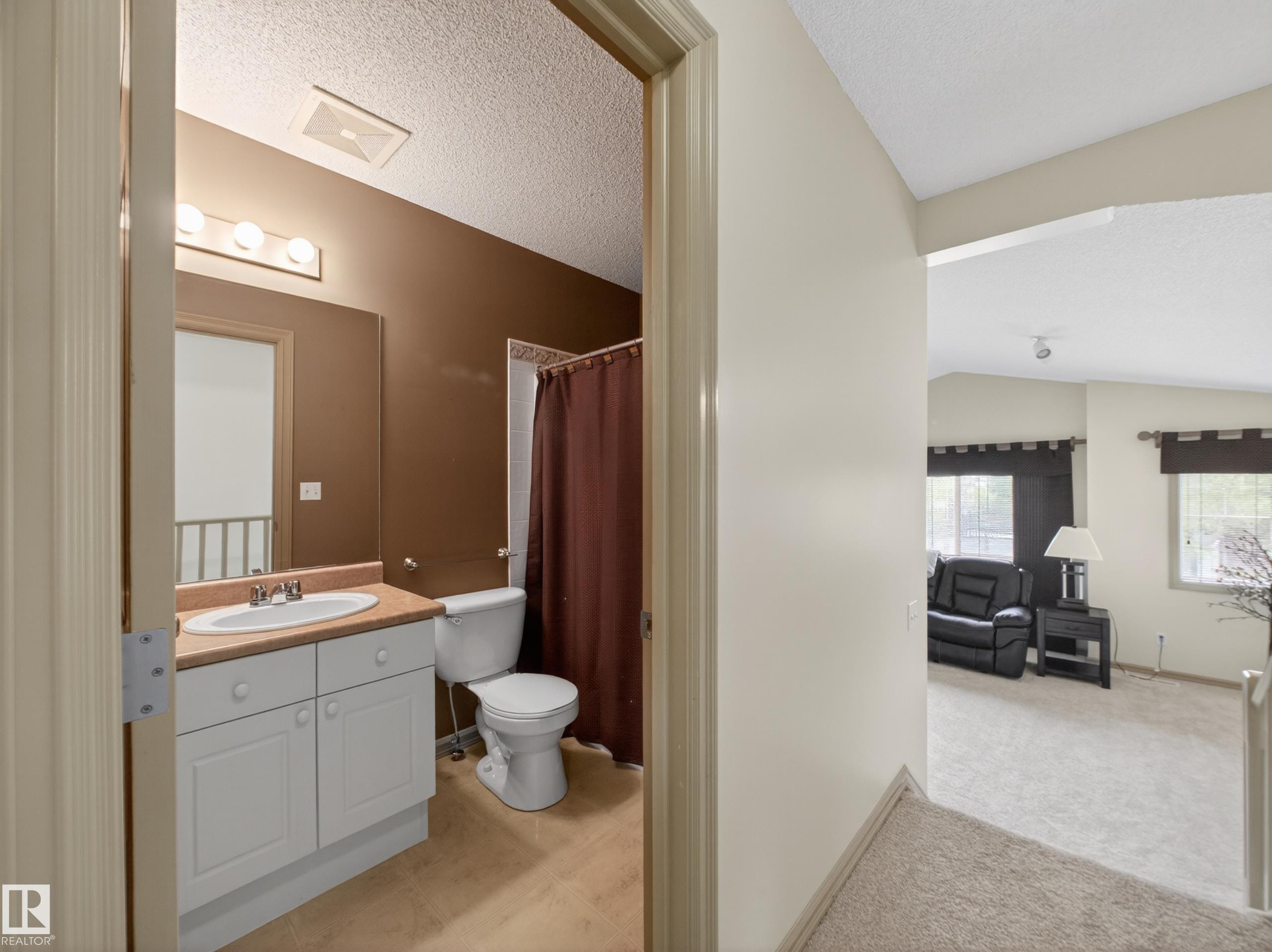 1381 Breckenridge Drive, Edmonton, AB - Indoor Photo Showing Other Room