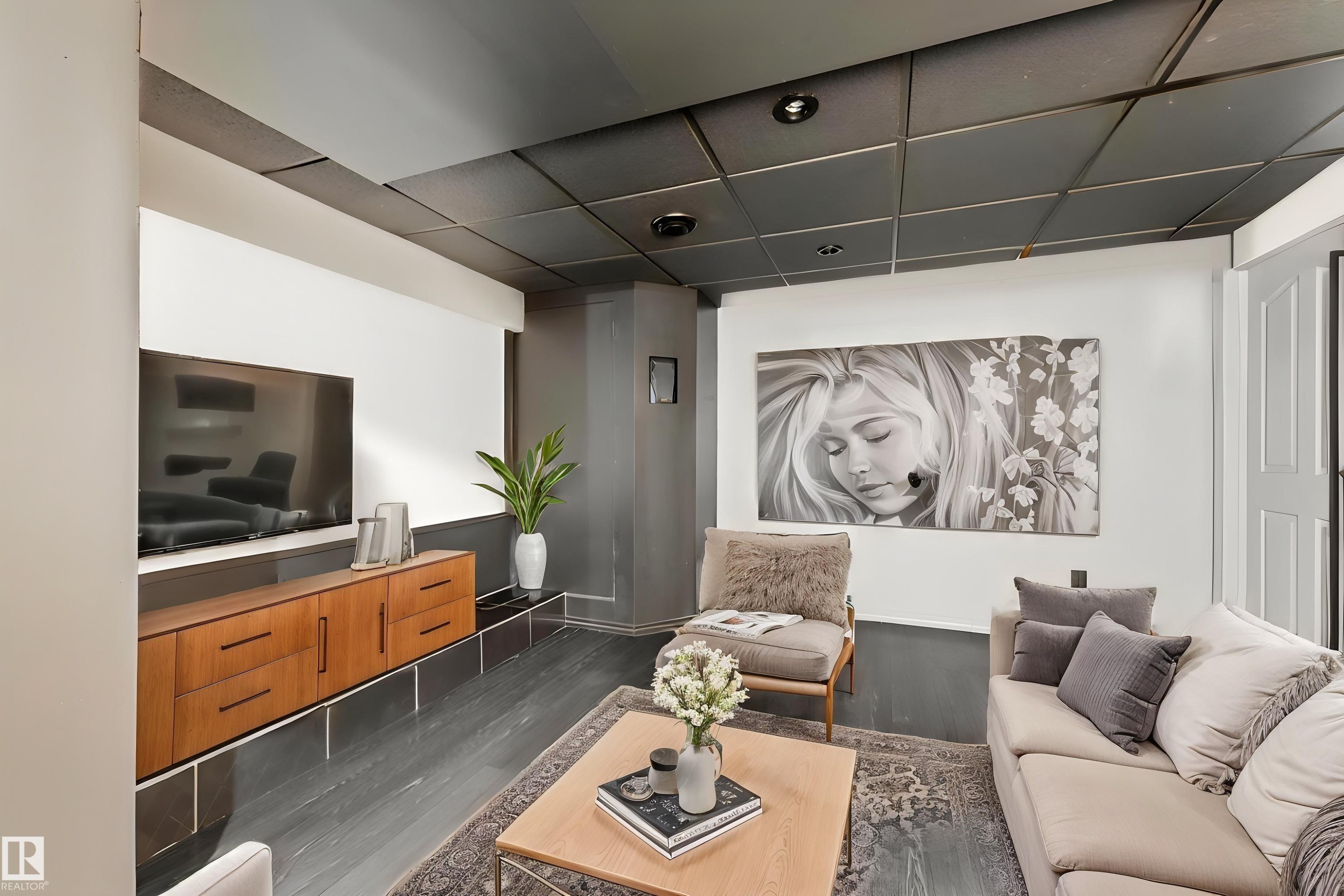 1951 120 Street Sw, Edmonton, AB - Indoor Photo Showing Living Room