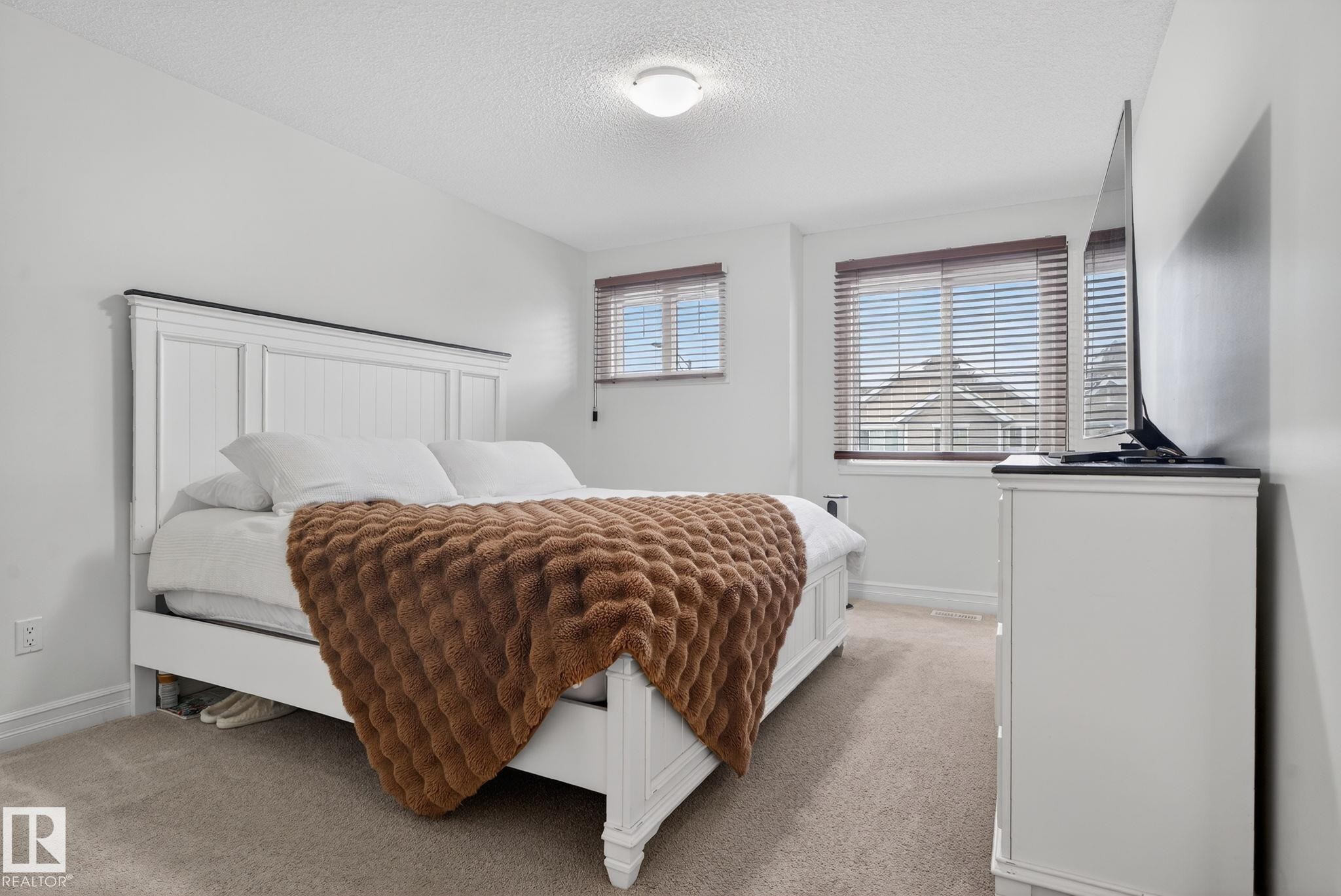 1014 162 St Sw, Edmonton, AB - Indoor Photo Showing Bedroom
