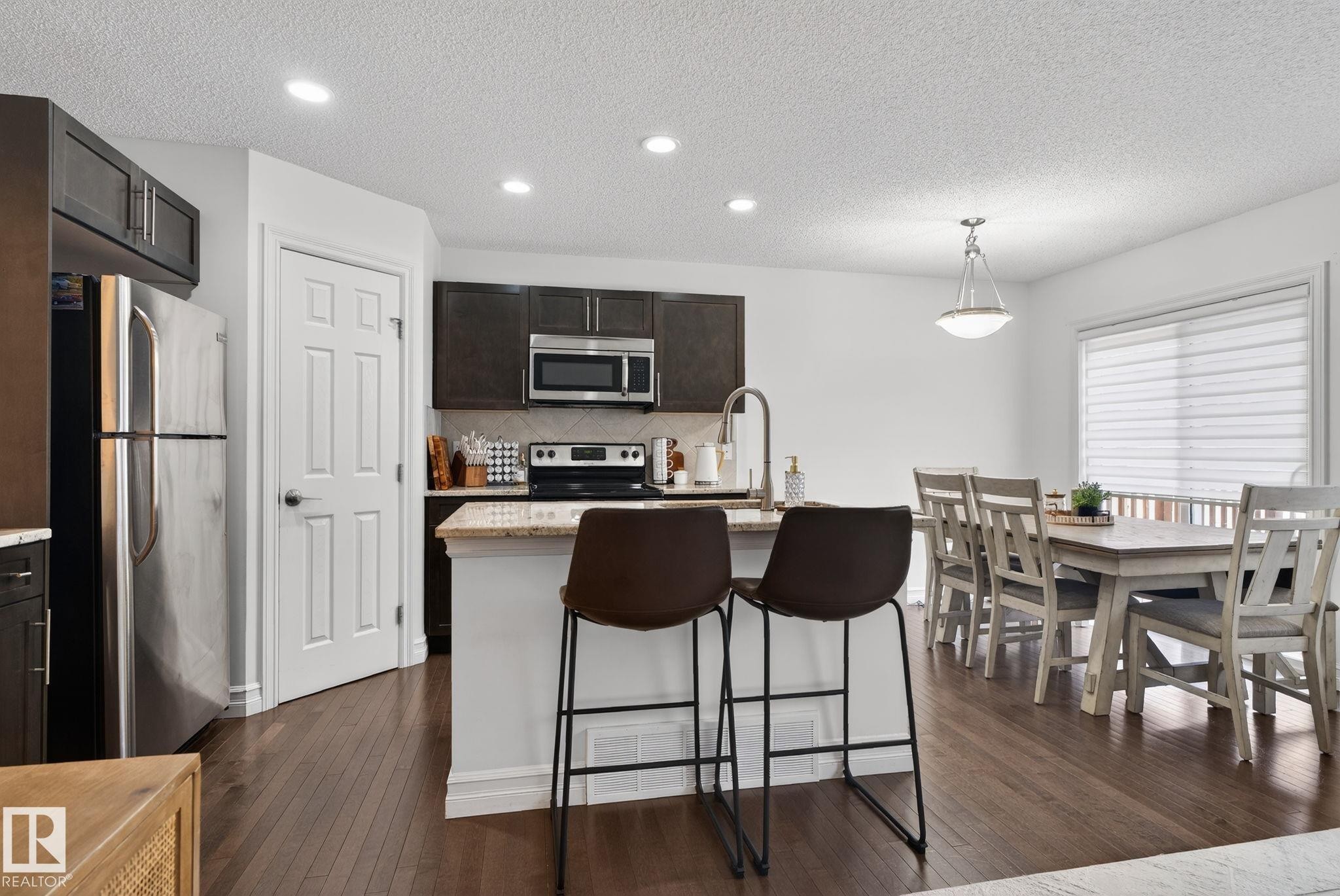 1014 162 St Sw, Edmonton, AB - Indoor