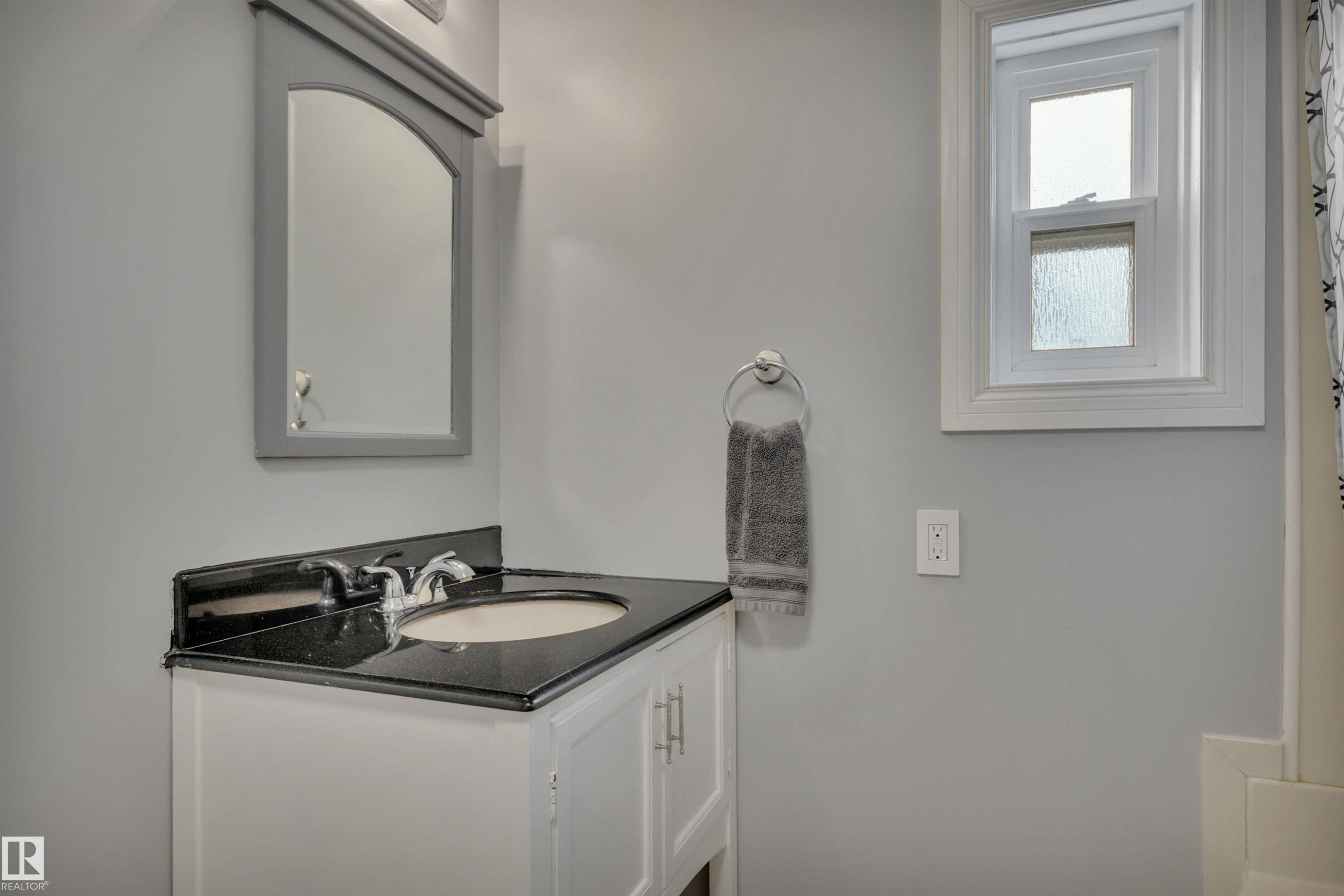 140 Evergreen Park, Edmonton, AB - Indoor