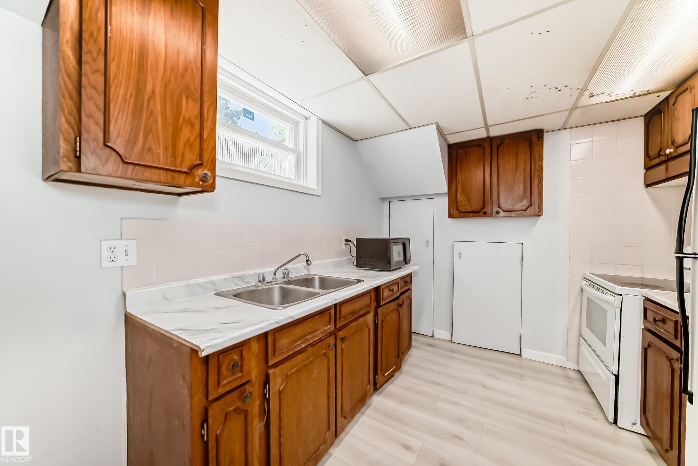 10958 65 Avenue, Edmonton, AB