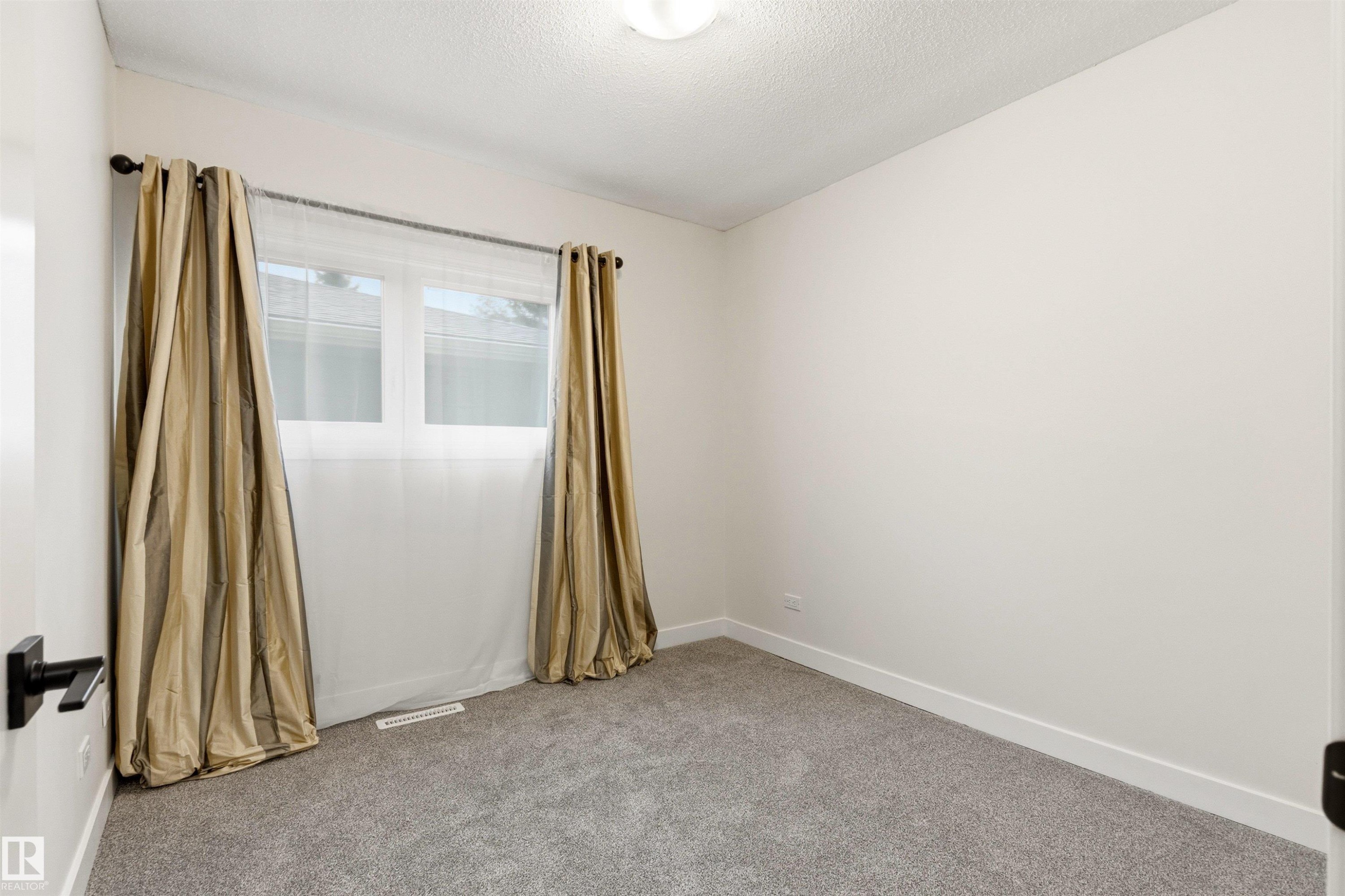 11135 49 Avenue, Edmonton, AB