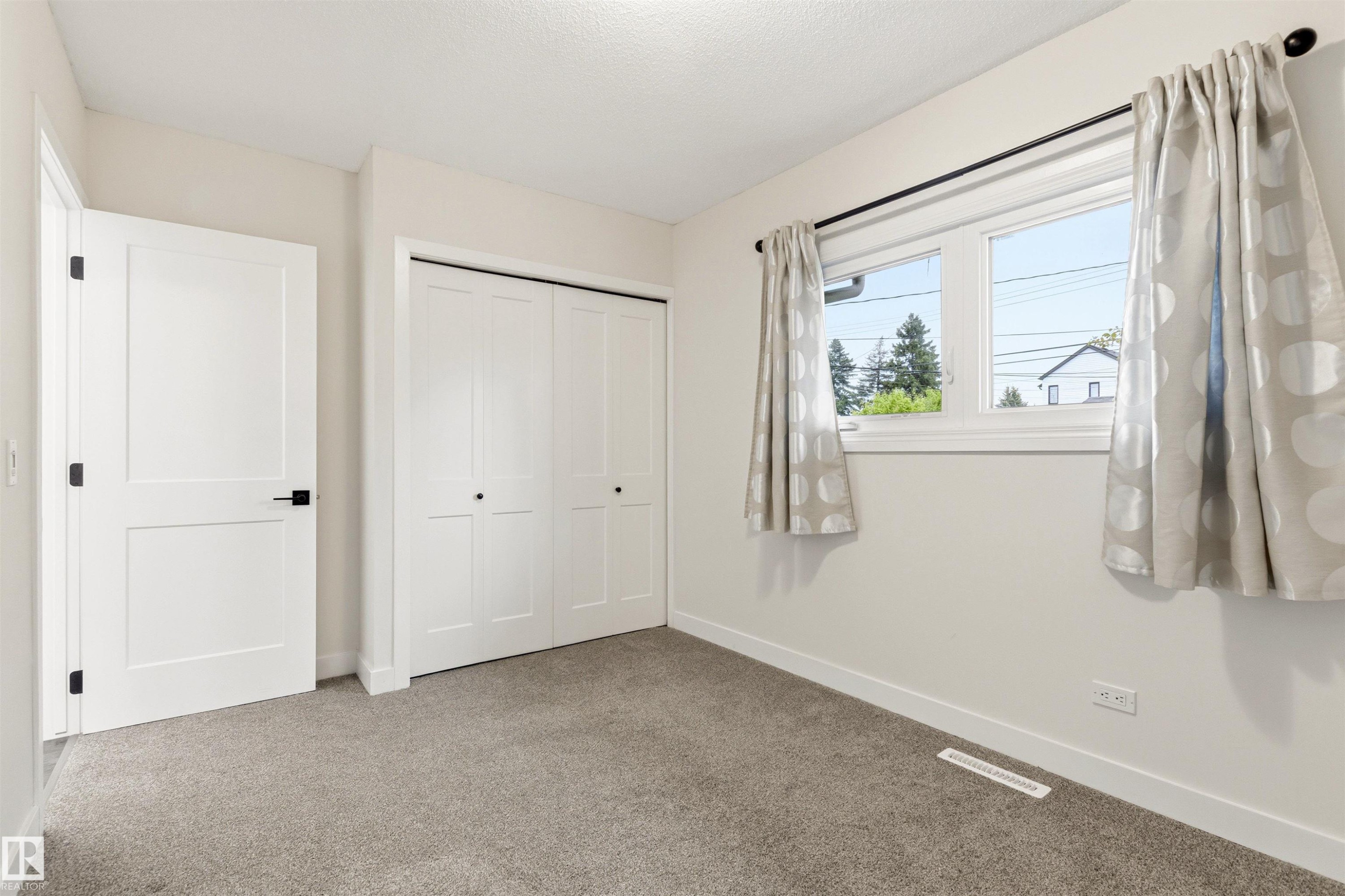 11135 49 Avenue, Edmonton, AB