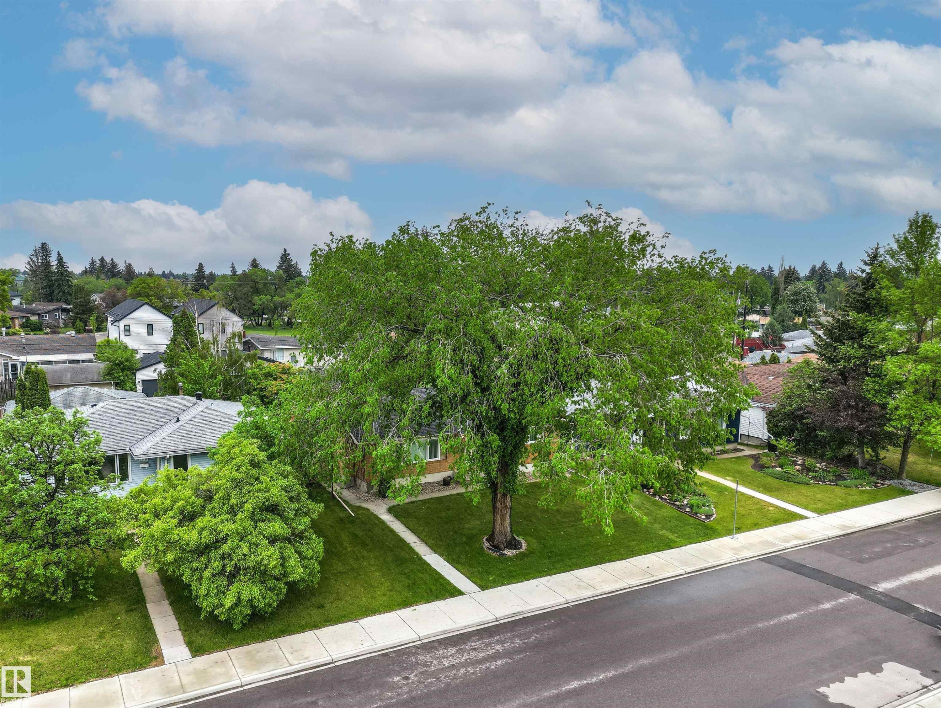 11135 49 Avenue, Edmonton, AB