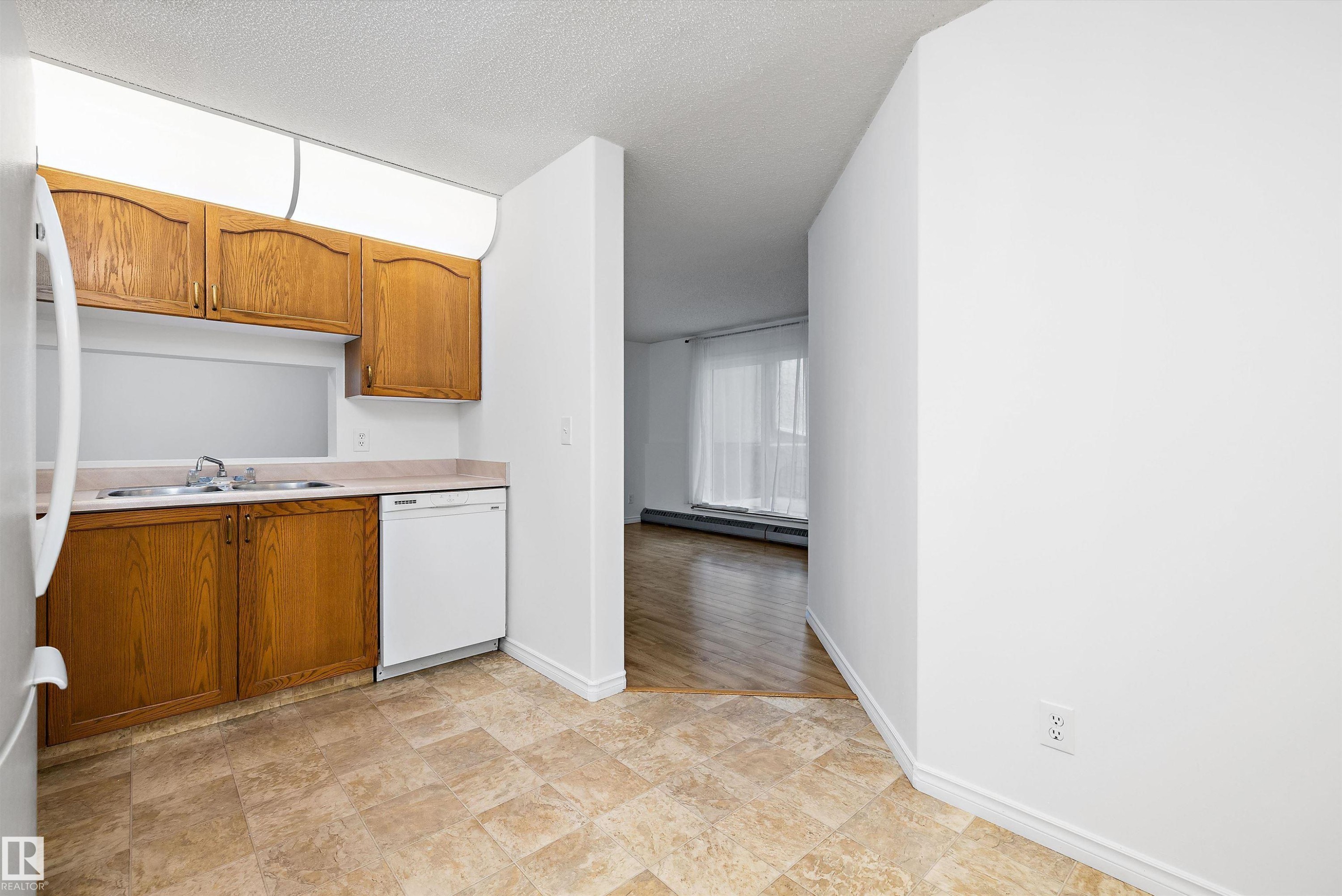 111 9619 174 Street, Edmonton, AB