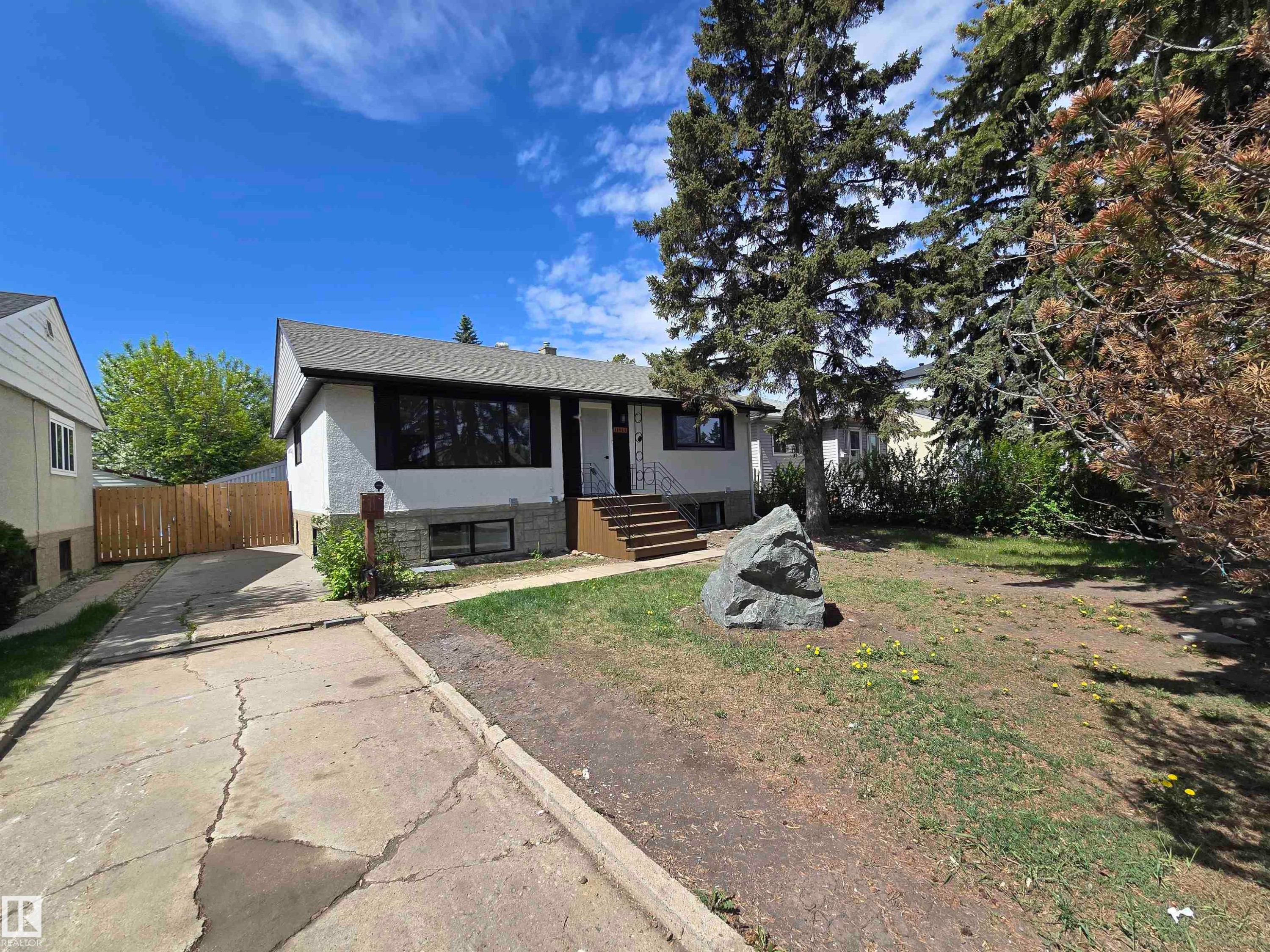 11844 St Albert Trail, Edmonton, AB