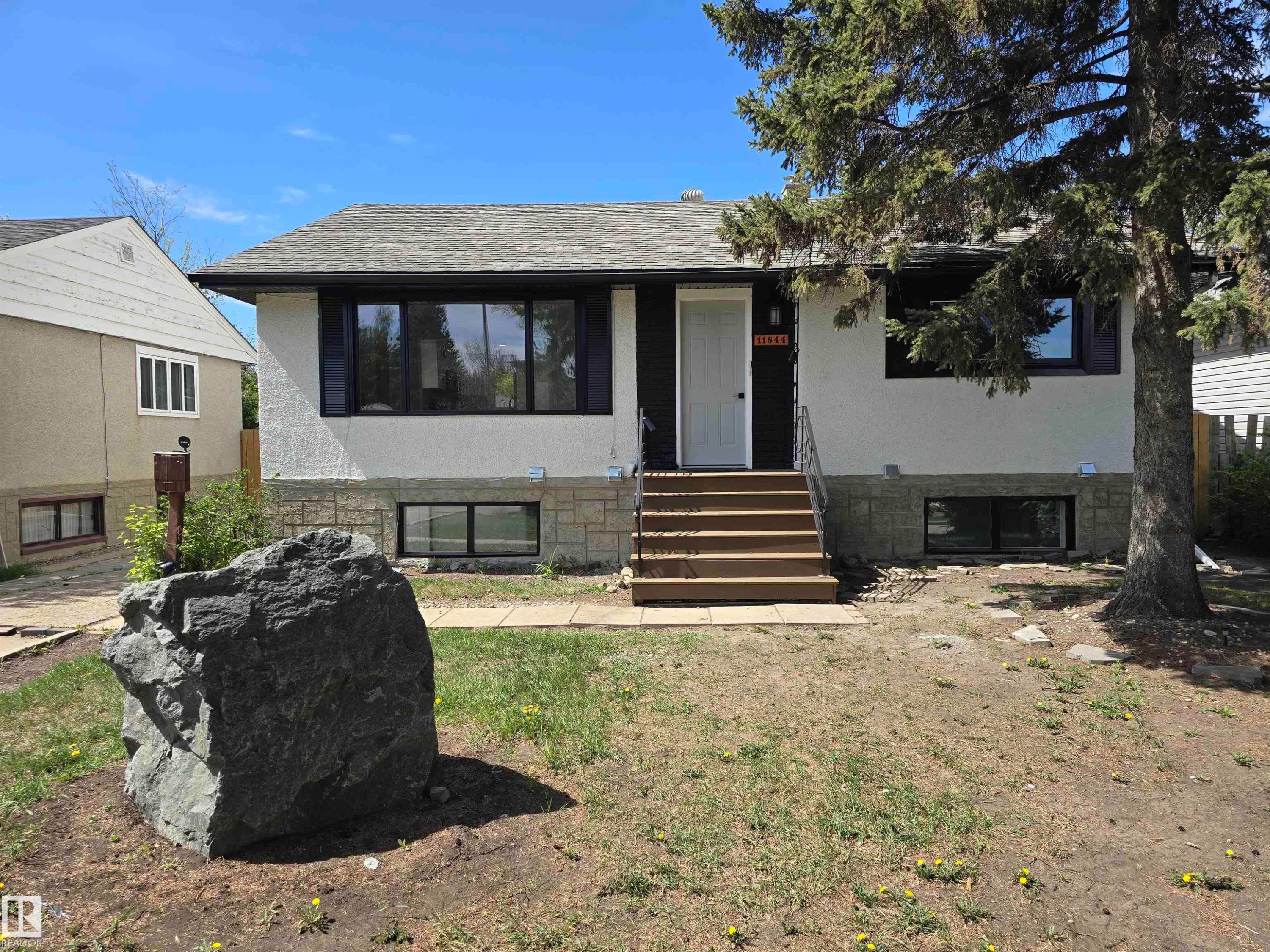 11844 St Albert Trail, Edmonton, AB