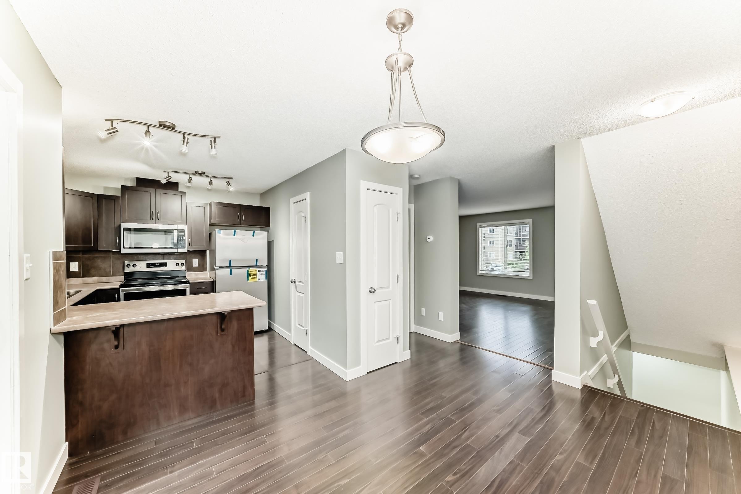 #47 12004 22 Av Sw, Edmonton, AB - Indoor Photo Showing Kitchen