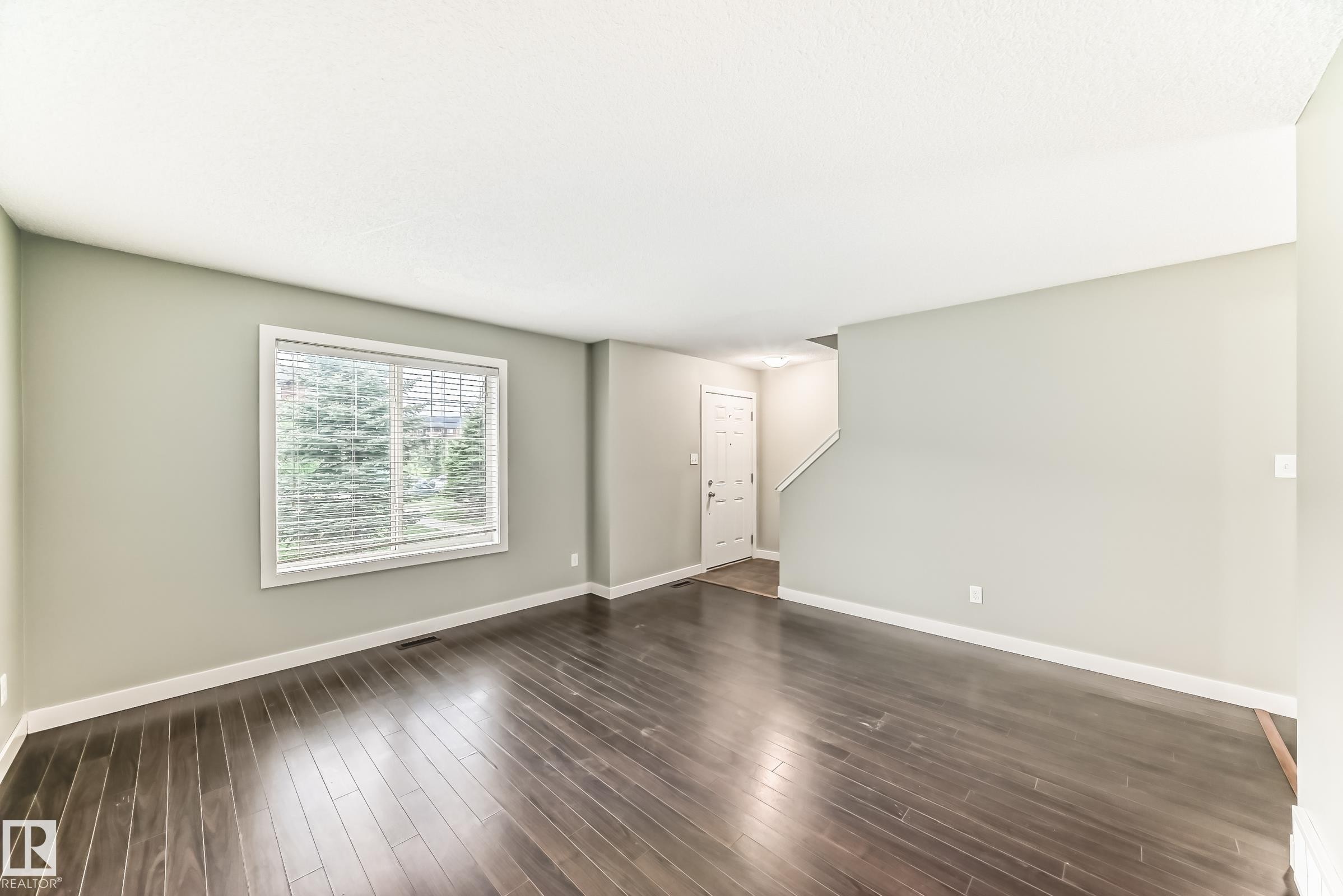 #47 12004 22 Av Sw, Edmonton, AB - Indoor Photo Showing Other Room