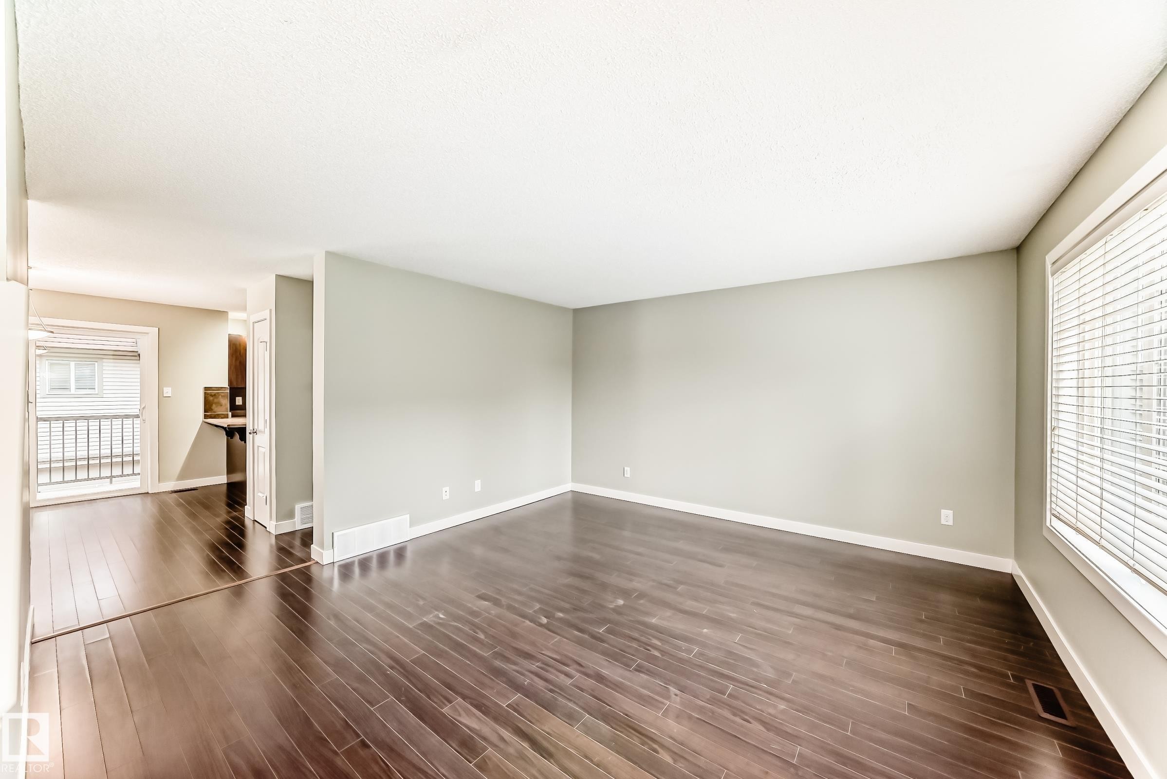 #47 12004 22 Av Sw, Edmonton, AB - Indoor Photo Showing Other Room