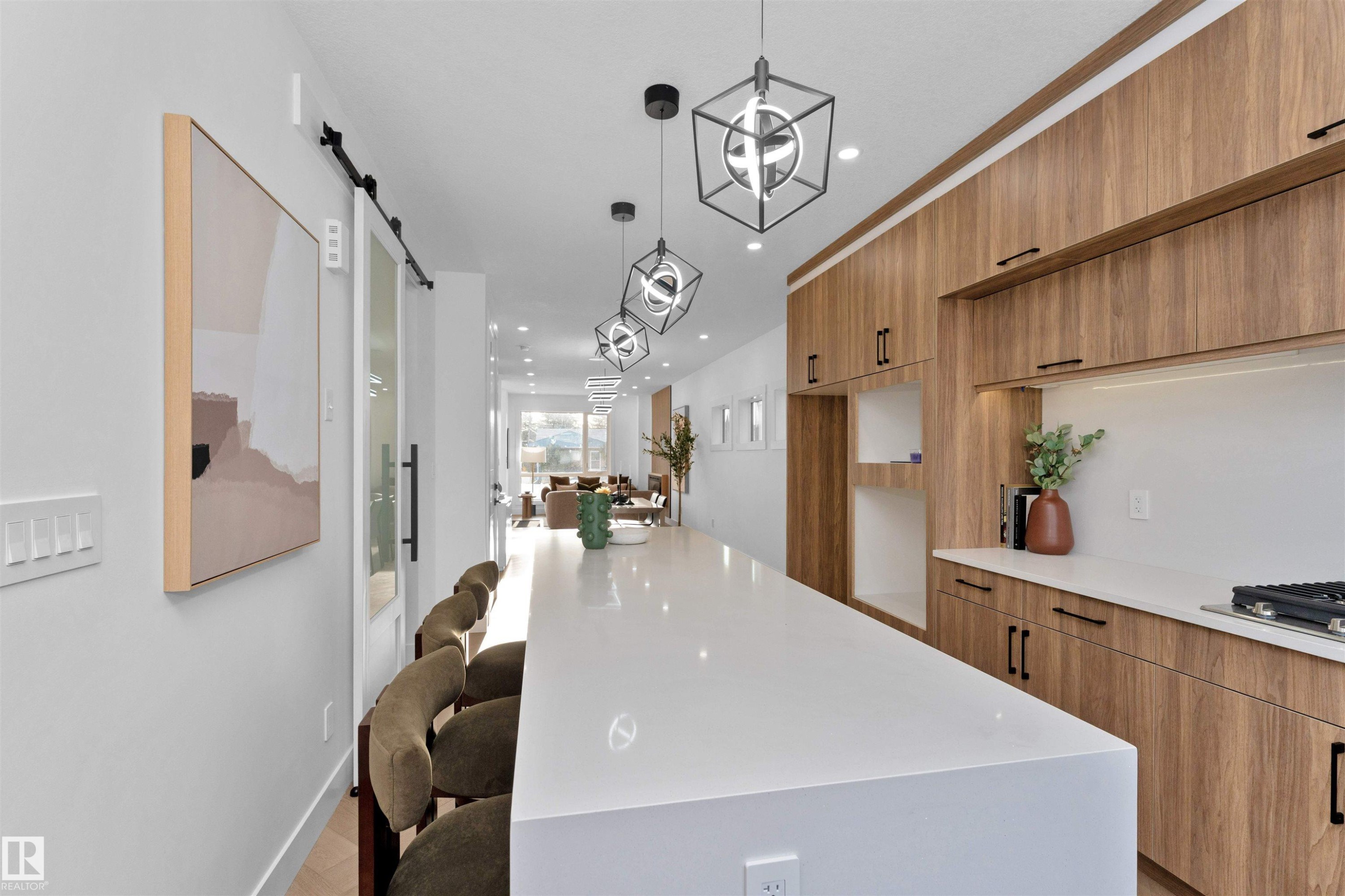 9624 86 Street Nw, Edmonton, AB - Indoor