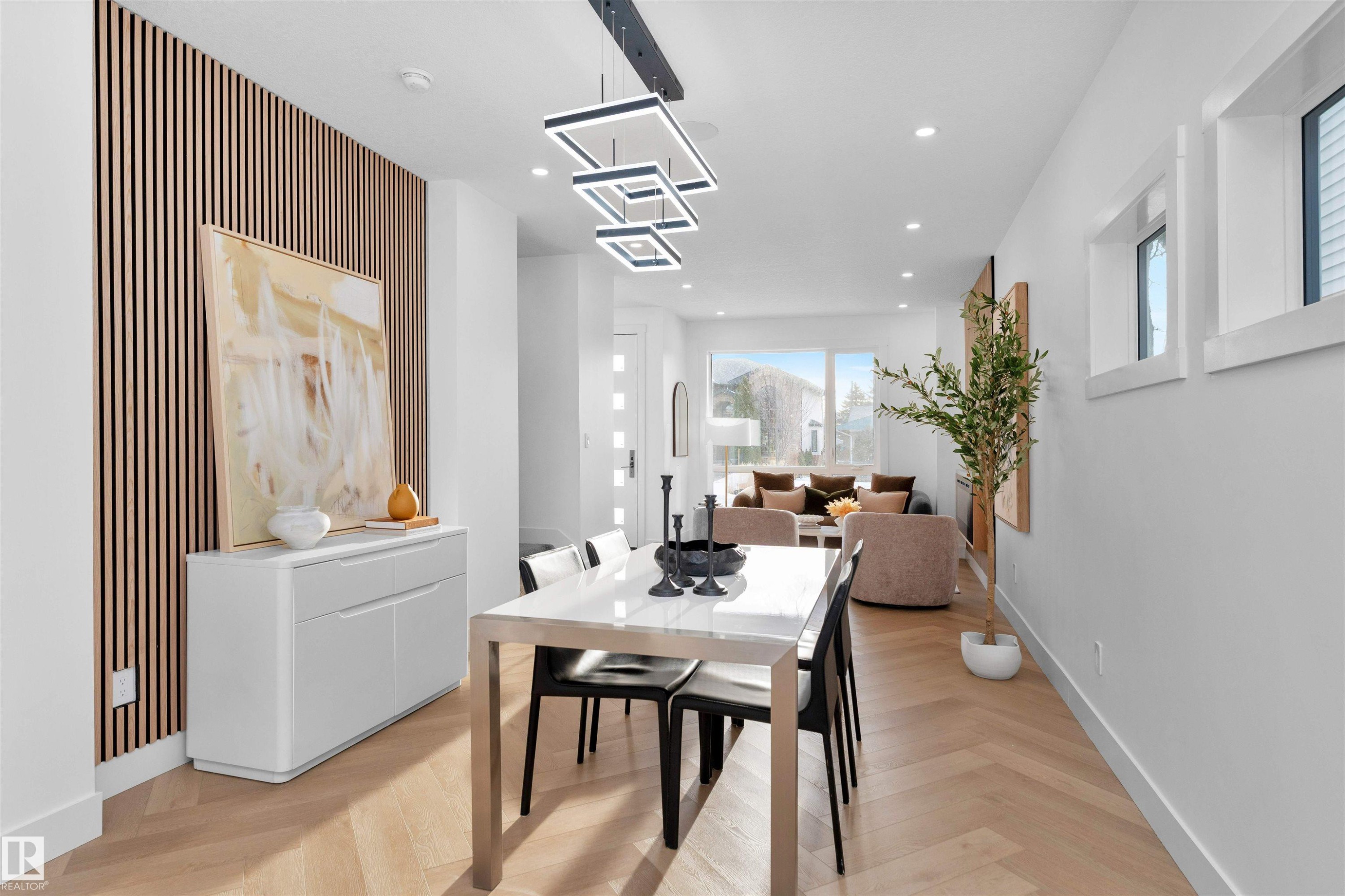 9624 86 Street Nw, Edmonton, AB - Indoor Photo Showing Dining Room