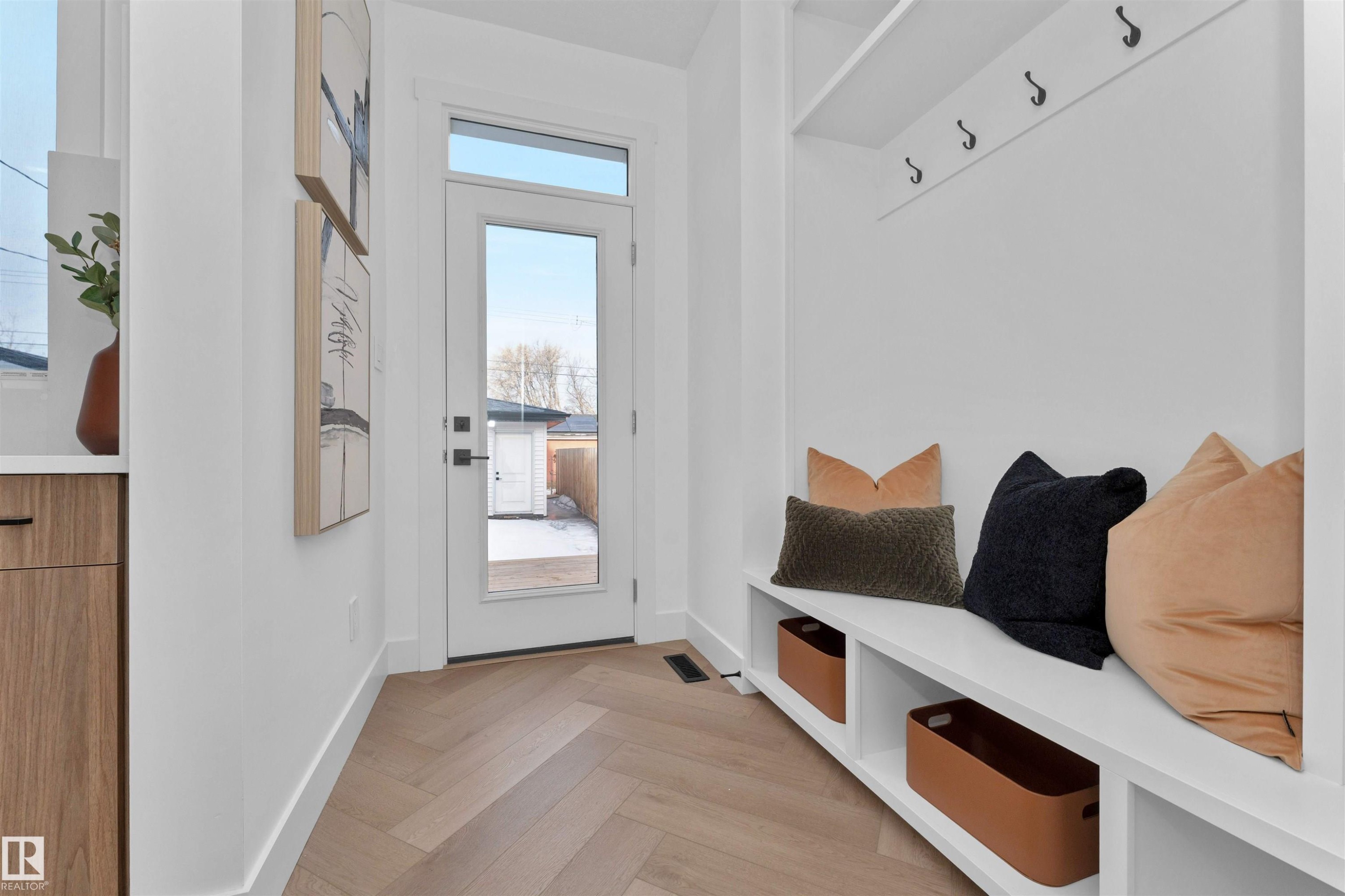 9624 86 Street Nw, Edmonton, AB - Indoor Photo Showing Other Room
