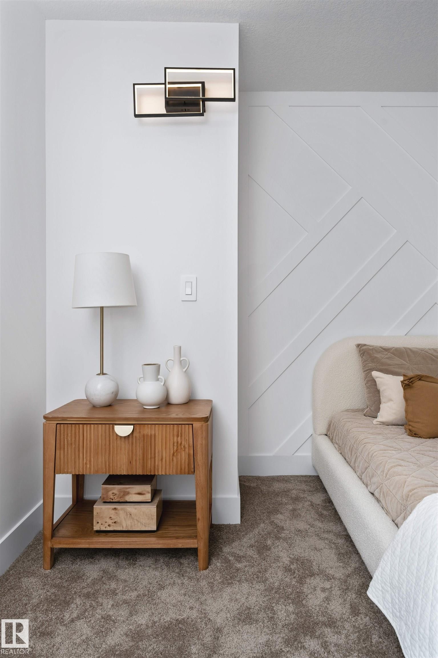 9624 86 Street Nw, Edmonton, AB - Indoor Photo Showing Bedroom