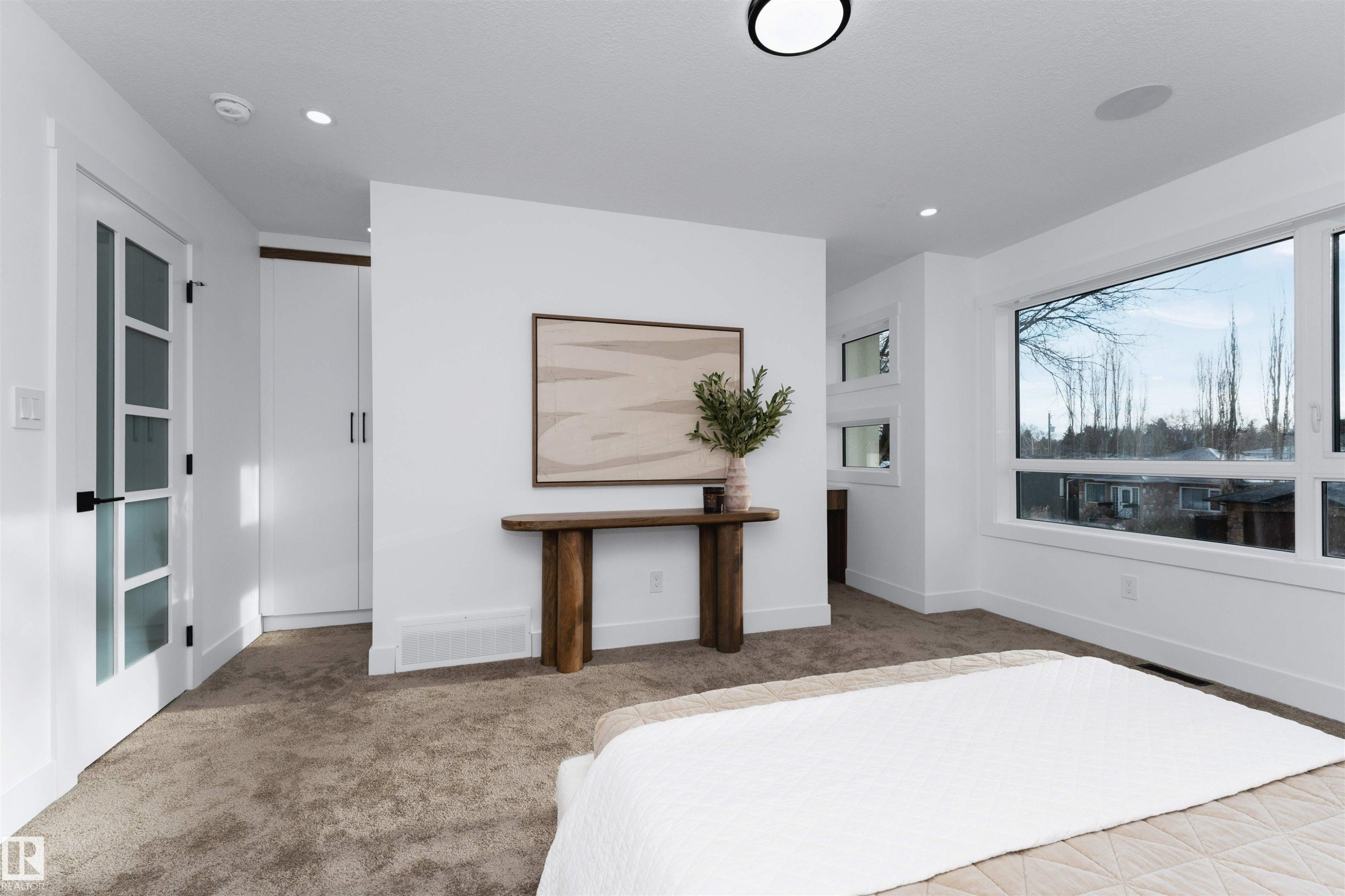 9624 86 Street Nw, Edmonton, AB - Indoor Photo Showing Bedroom