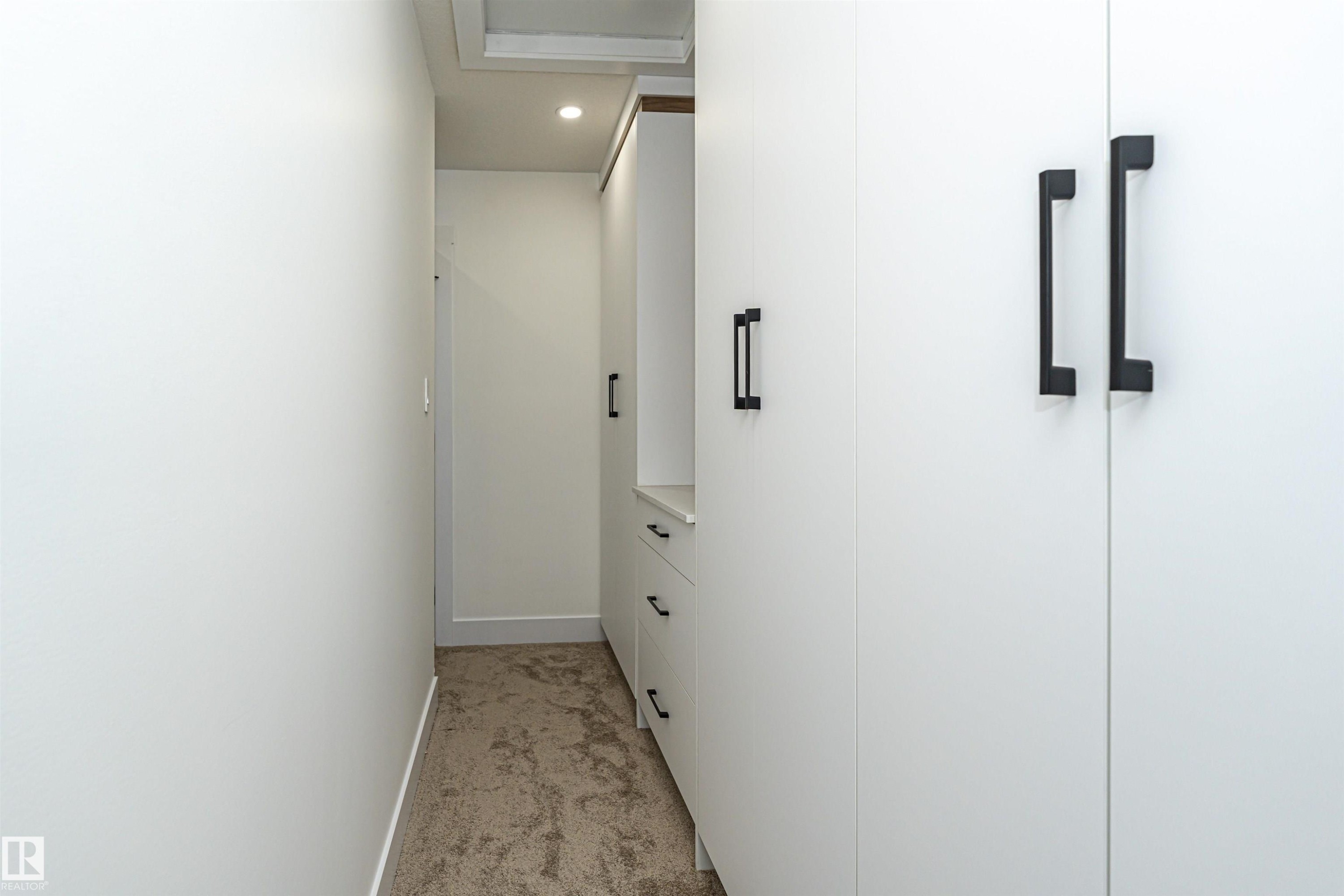 9624 86 Street Nw, Edmonton, AB - Indoor Photo Showing Other Room